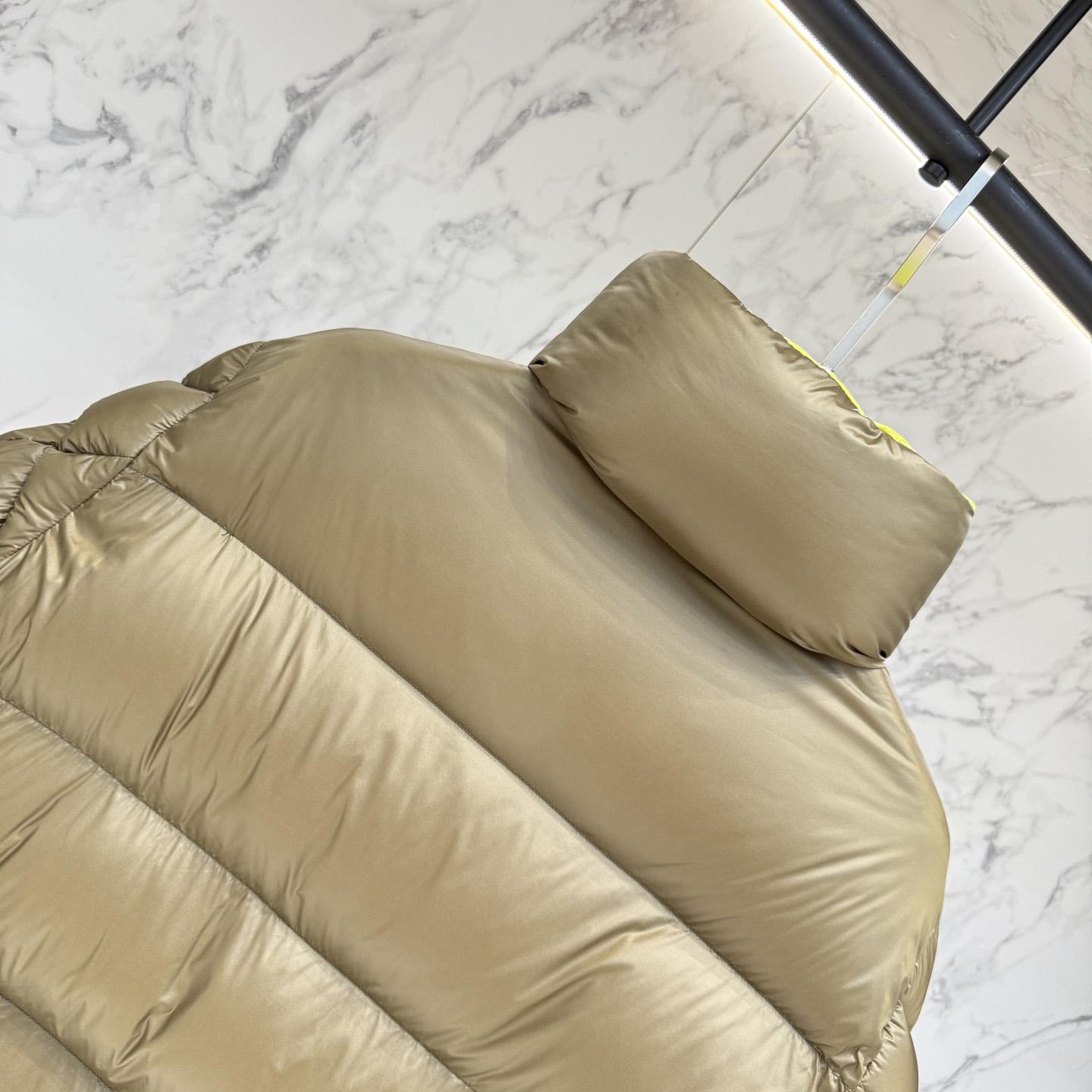 Moncler Tripiti Short Down Jacket - DesignerGu