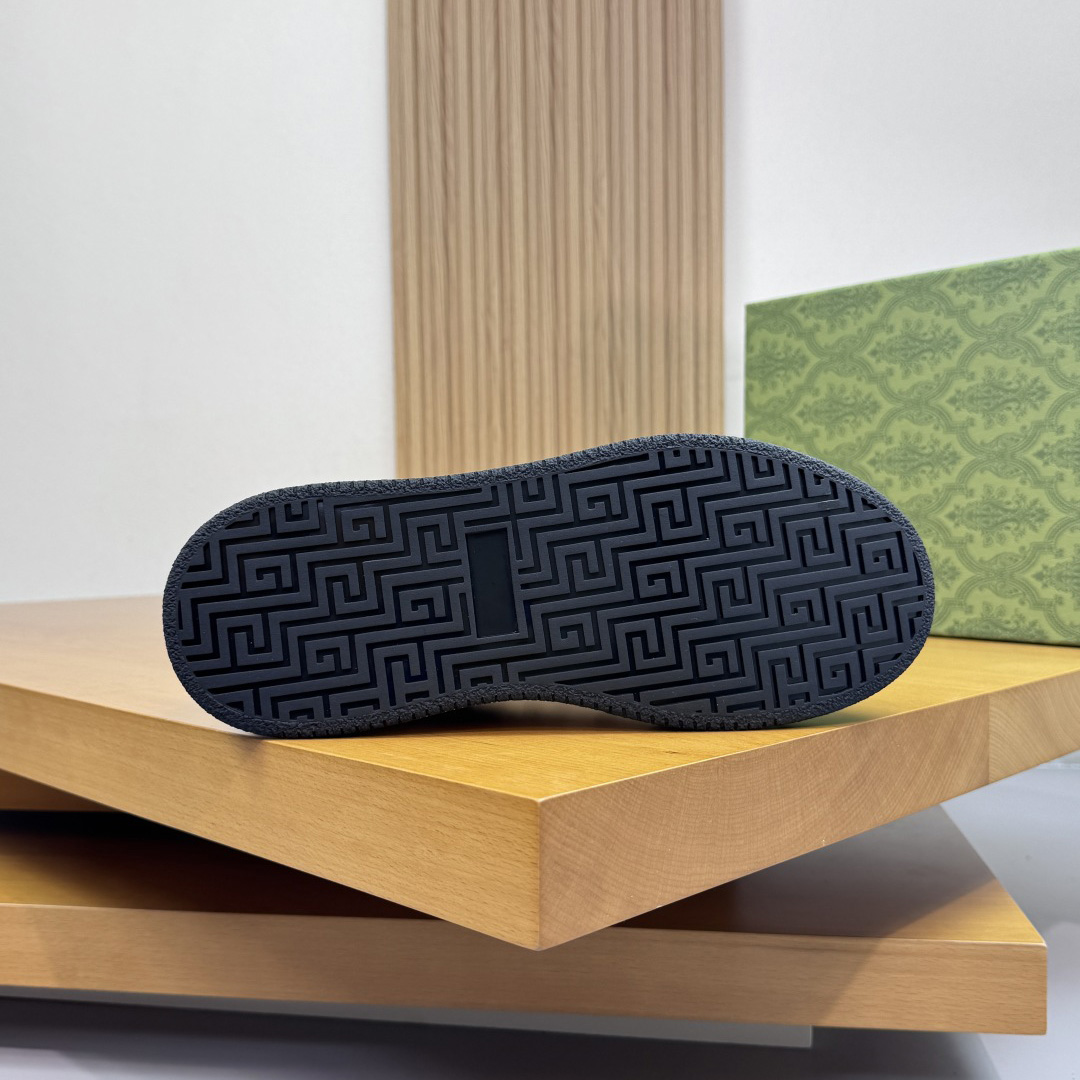 Gucci GG Sneakers - DesignerGu