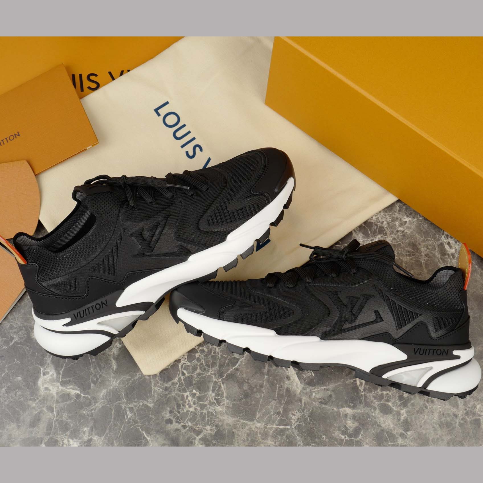 Louis Vuitton LV Runner Tatic Sneaker   1AILIU - DesignerGu