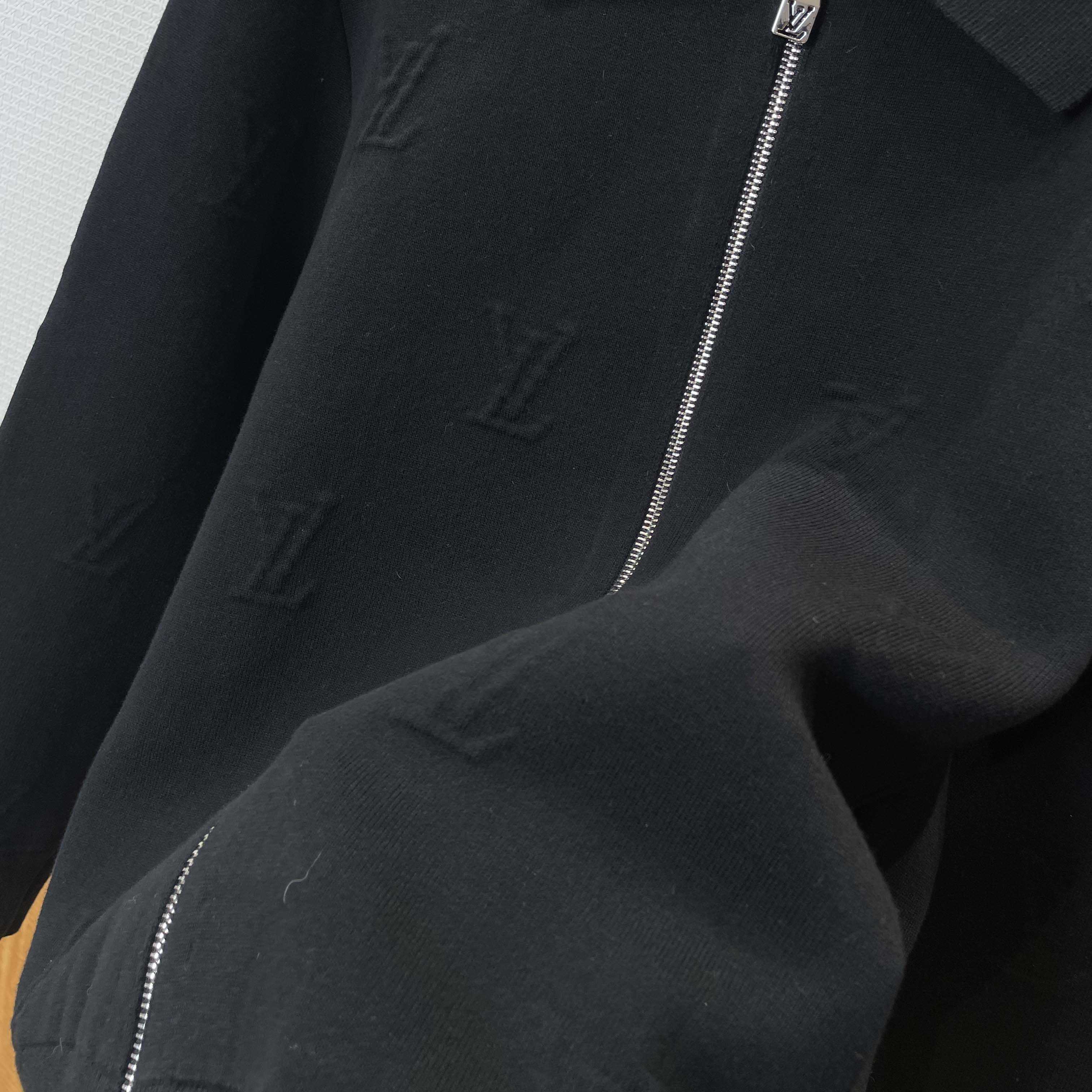 Louis Vuitton LV Blason Embossed Wool Blouson   1AFYEKC - DesignerGu