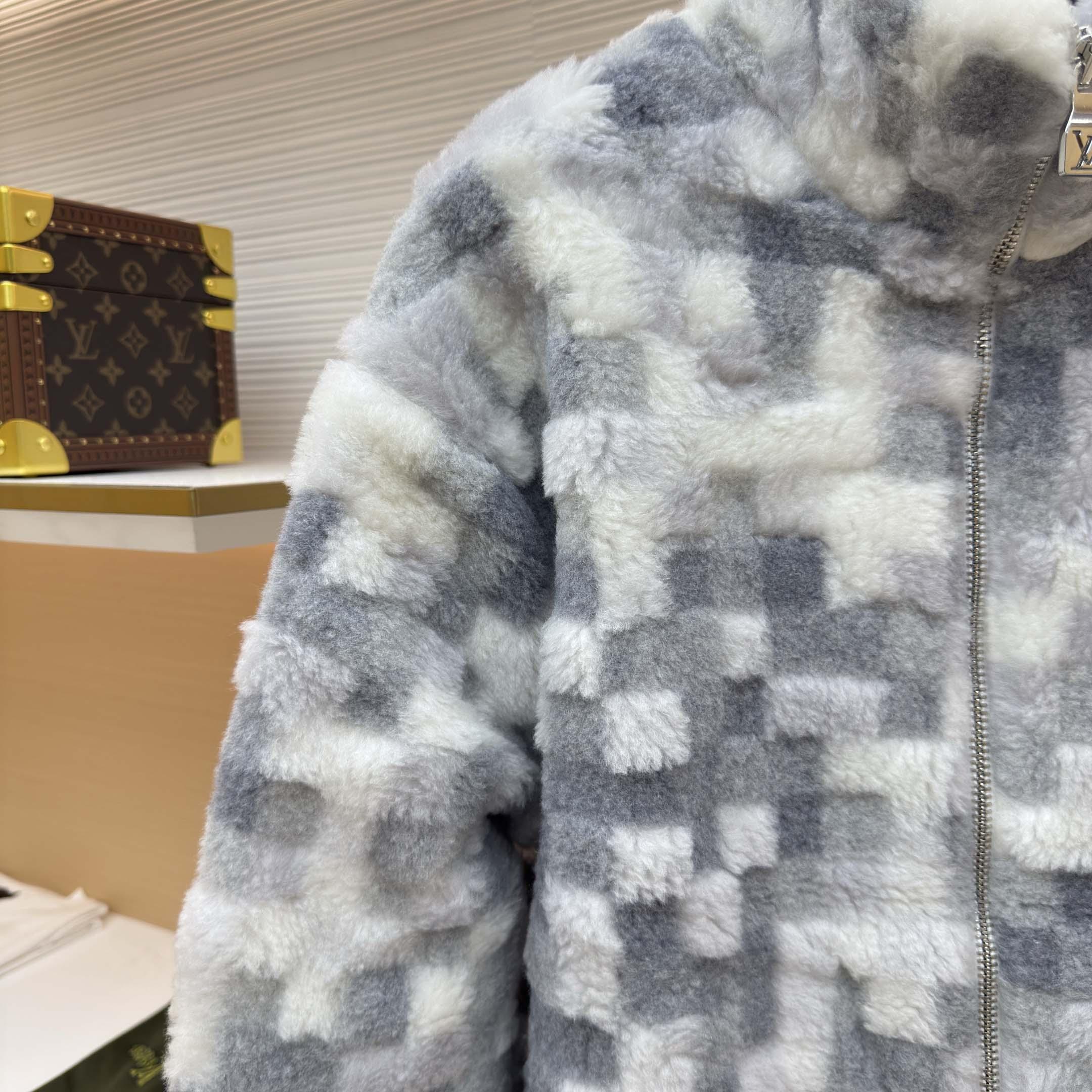 Louis Vuitton Fleece Blouson   1AGK16 - DesignerGu