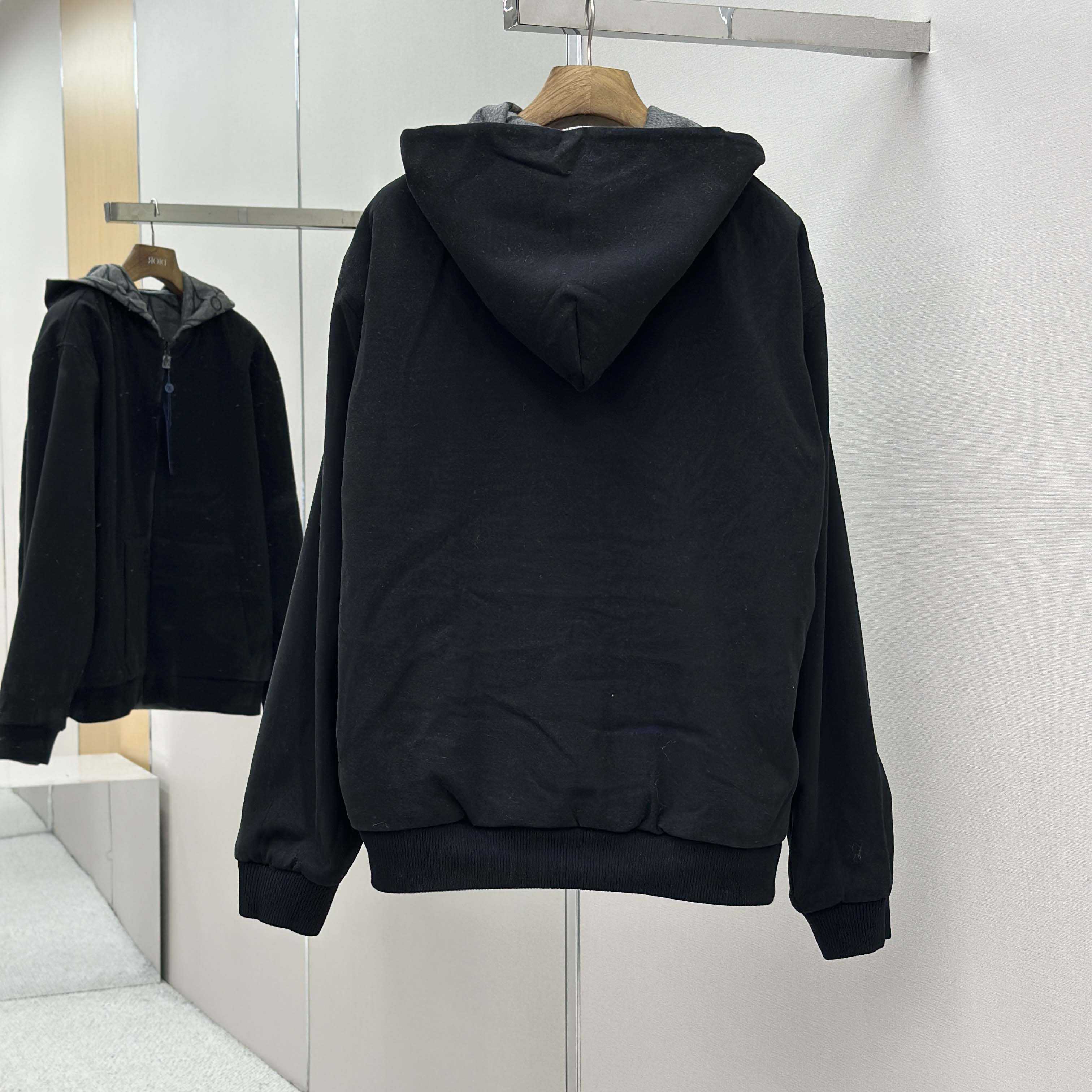 Louis Vuitton Reversible Double Face Hooded Blouson    1AGHXW - DesignerGu