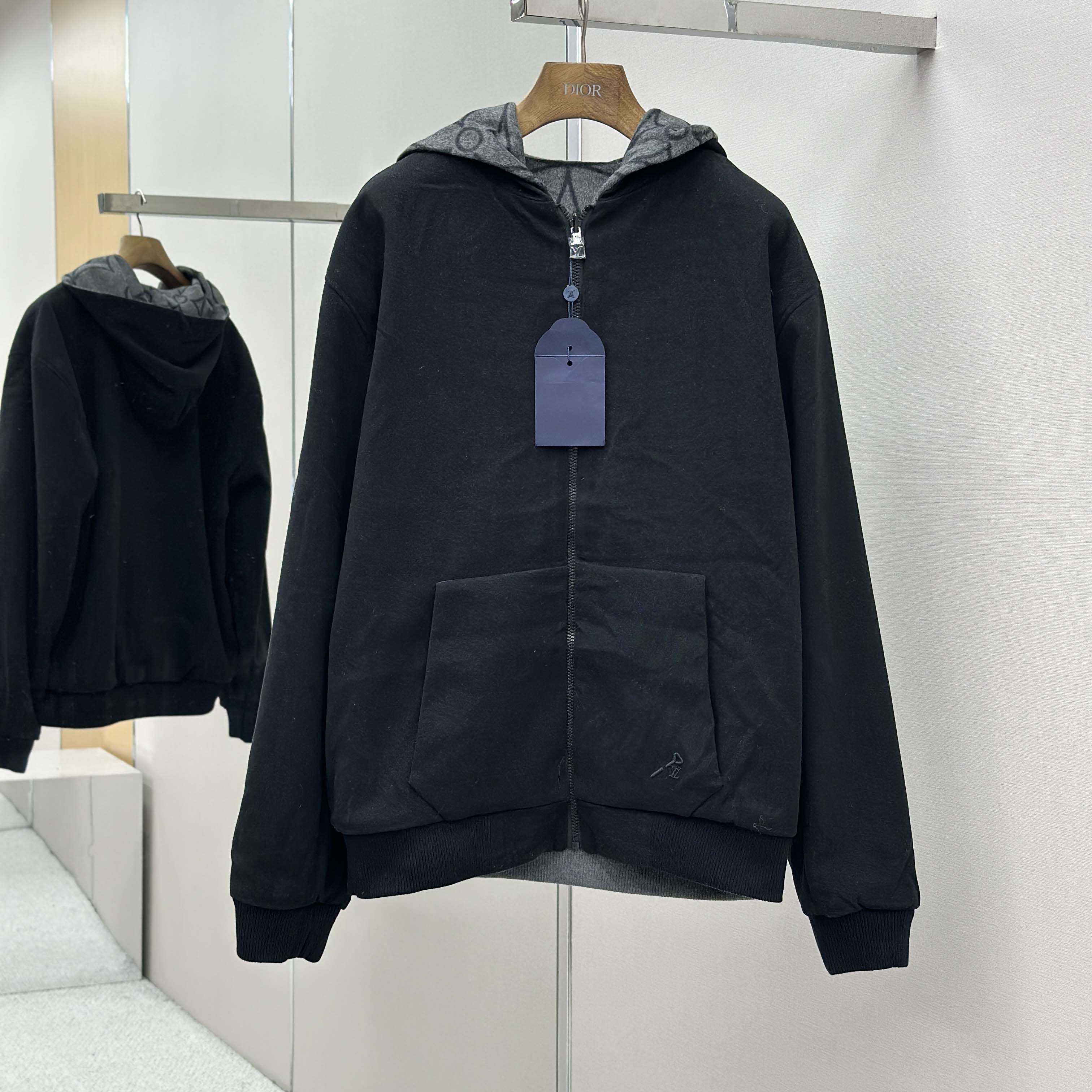 Louis Vuitton Reversible Double Face Hooded Blouson    1AGHXW - DesignerGu