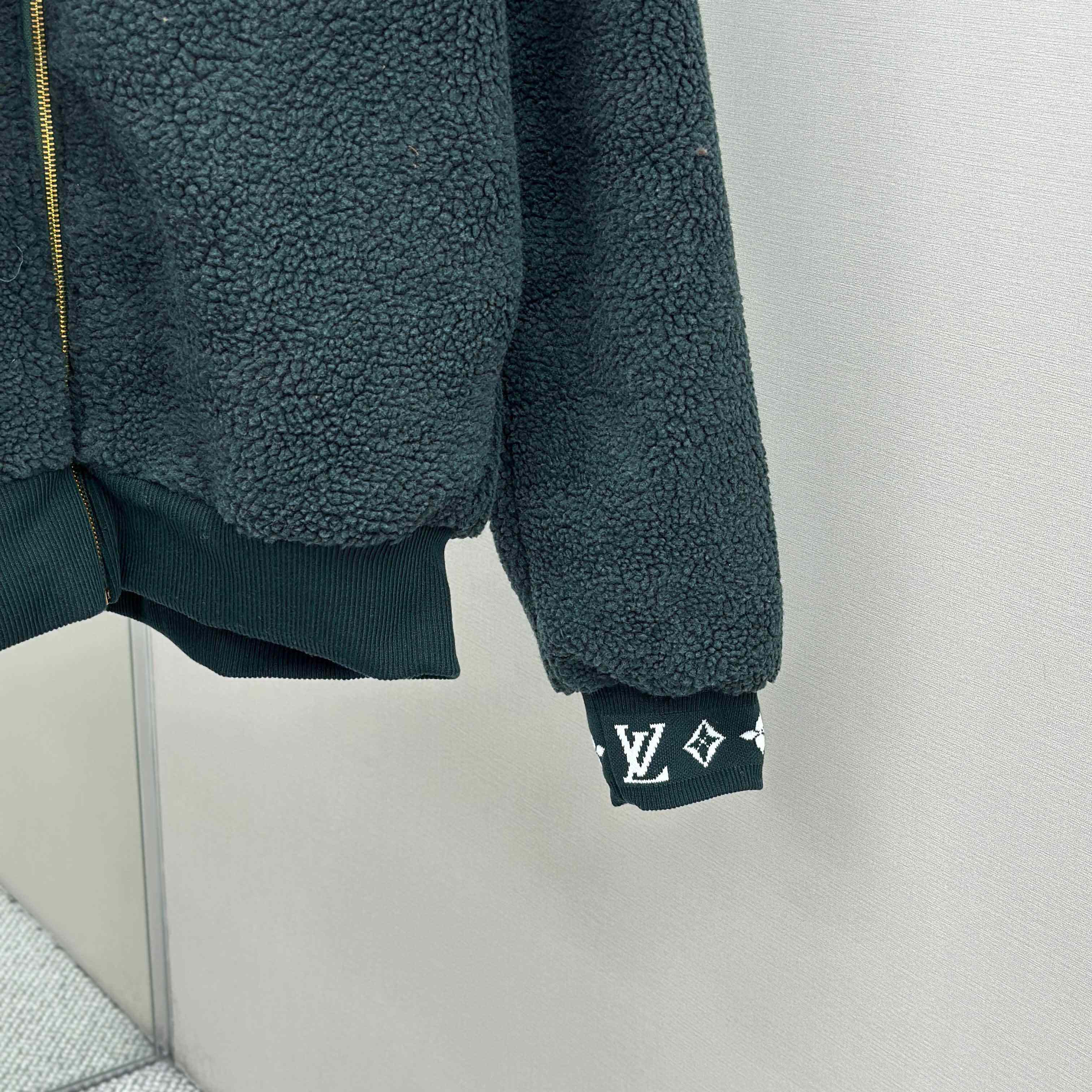 Louis Vuitton Leather Patch Fleece Blouson   1AIIR9 - DesignerGu