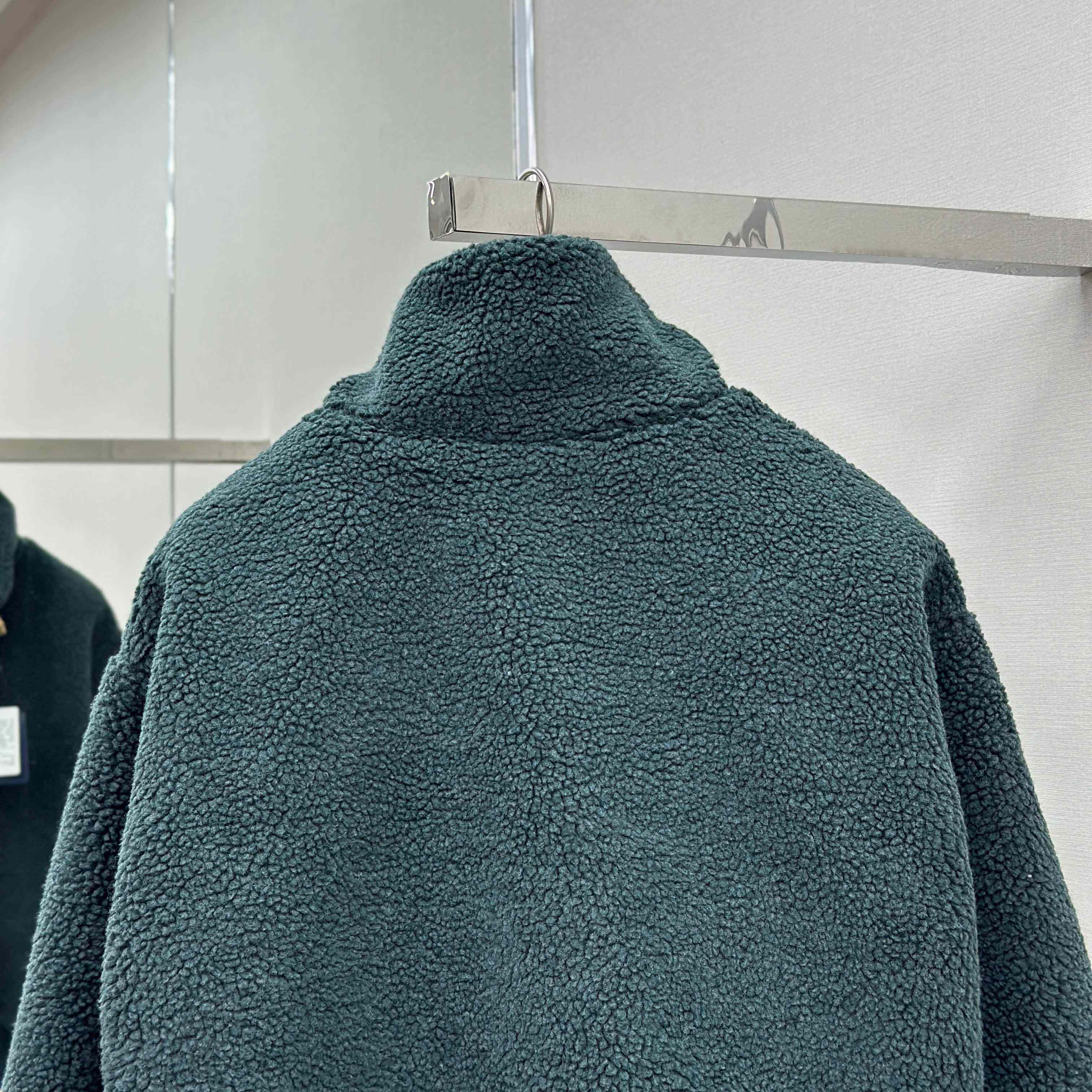 Louis Vuitton Leather Patch Fleece Blouson   1AIIR9 - DesignerGu