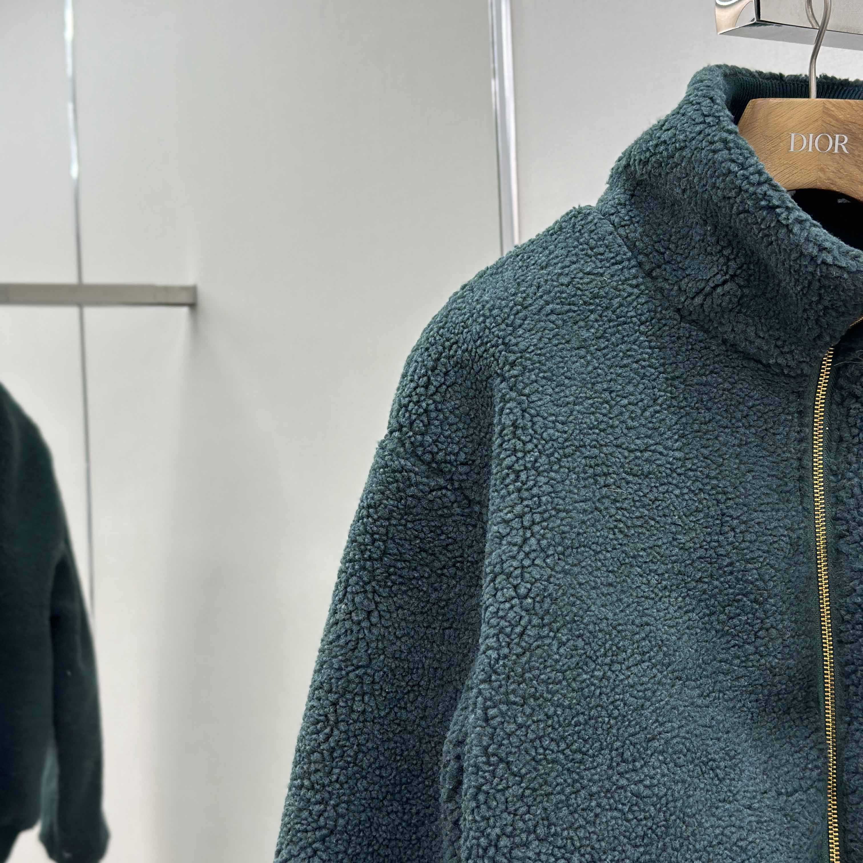 Louis Vuitton Leather Patch Fleece Blouson   1AIIR9 - DesignerGu