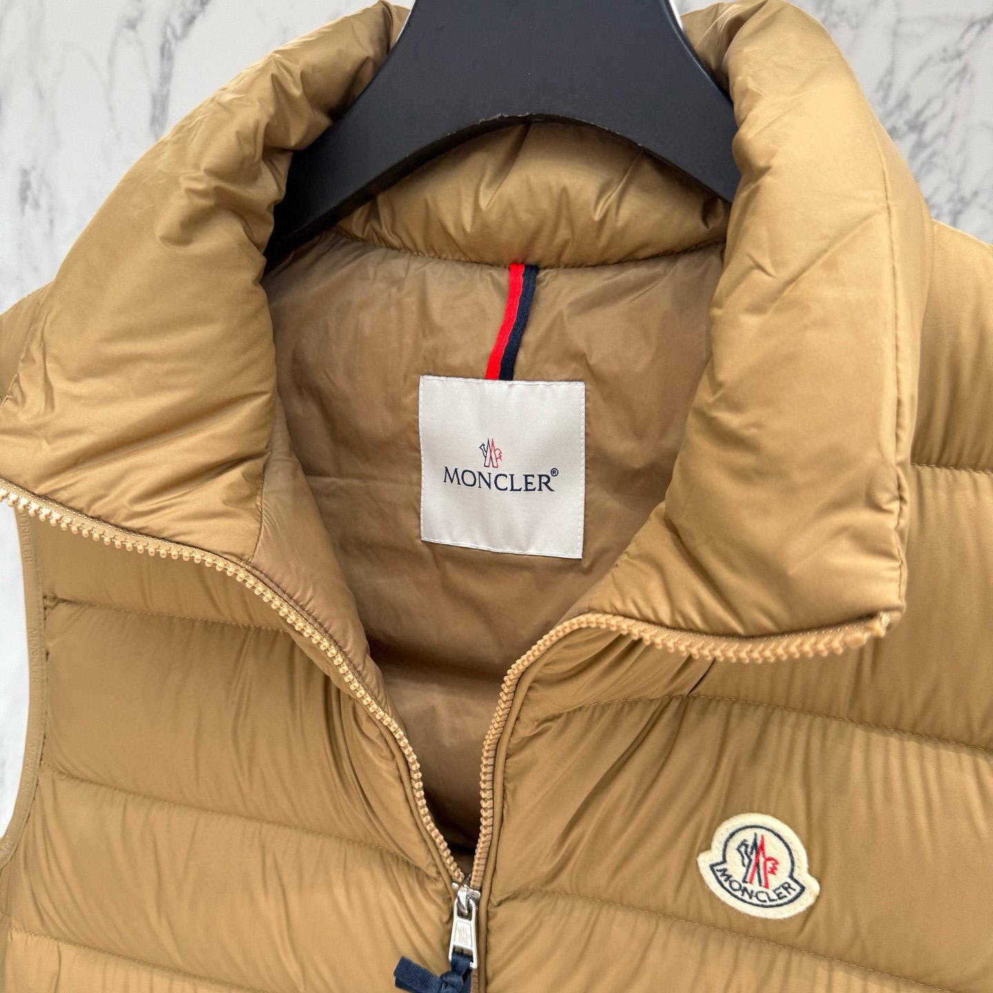 Moncler Down Vest  - DesignerGu