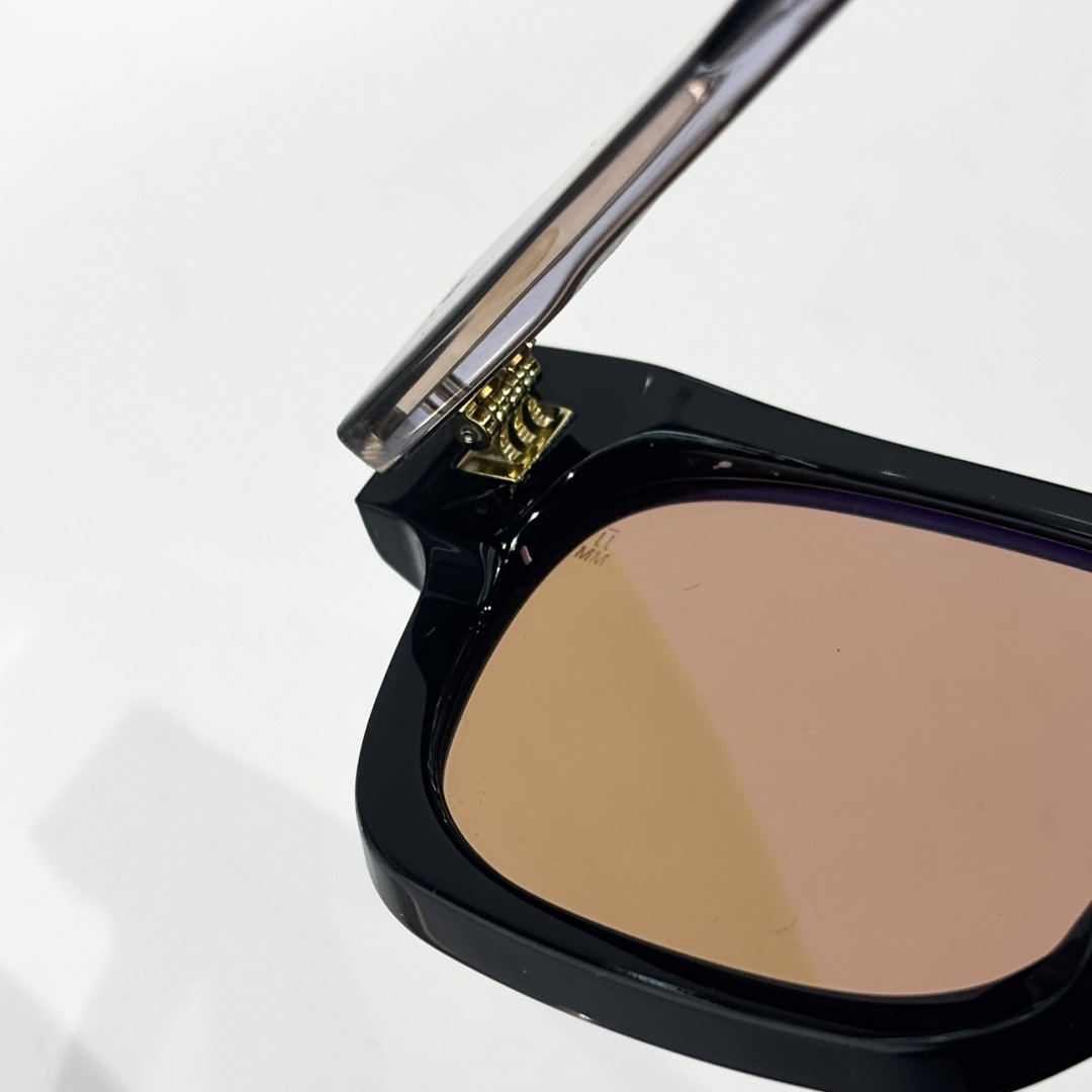 Jacquemus ENZO Sunglasses - DesignerGu