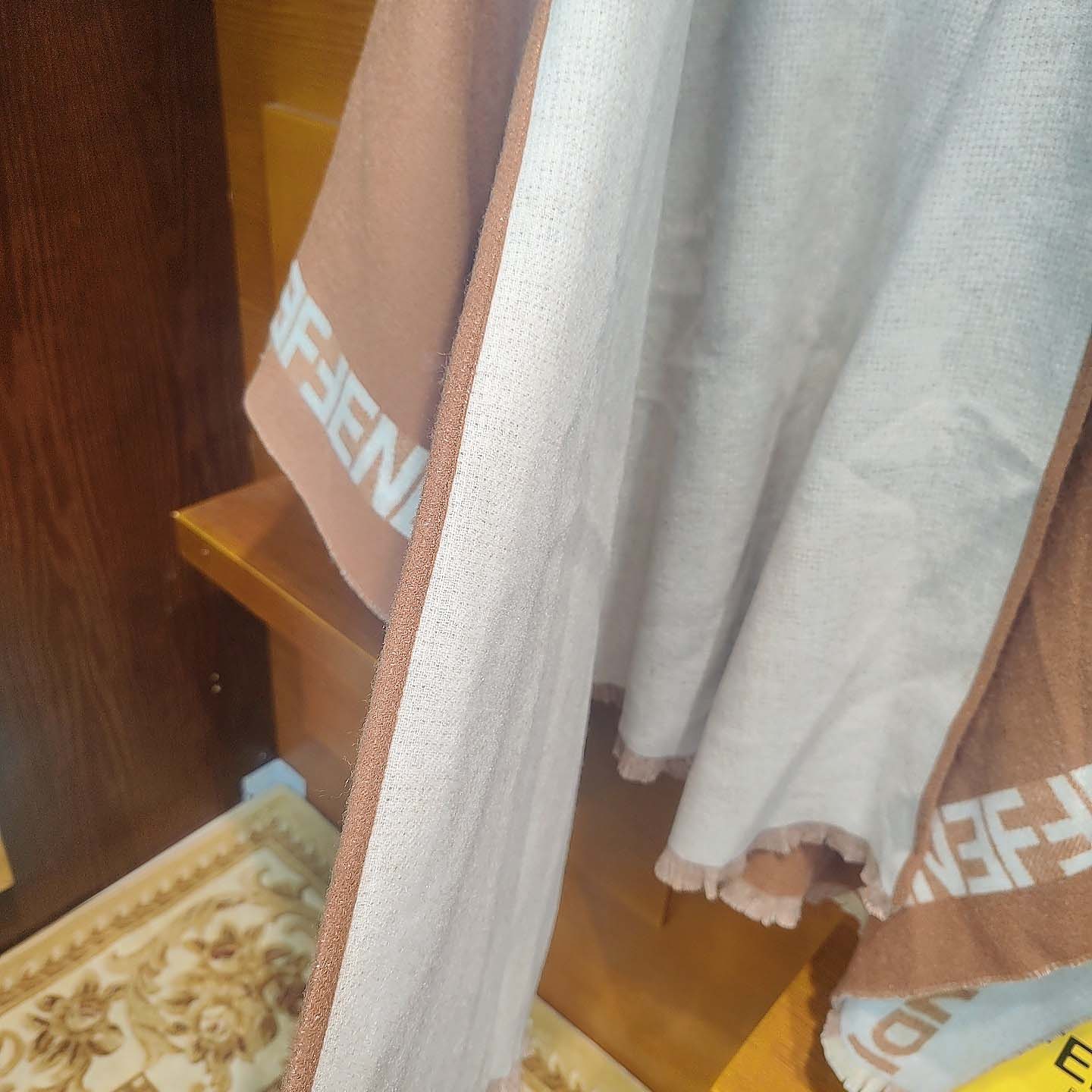 Fendi Poncho - DesignerGu