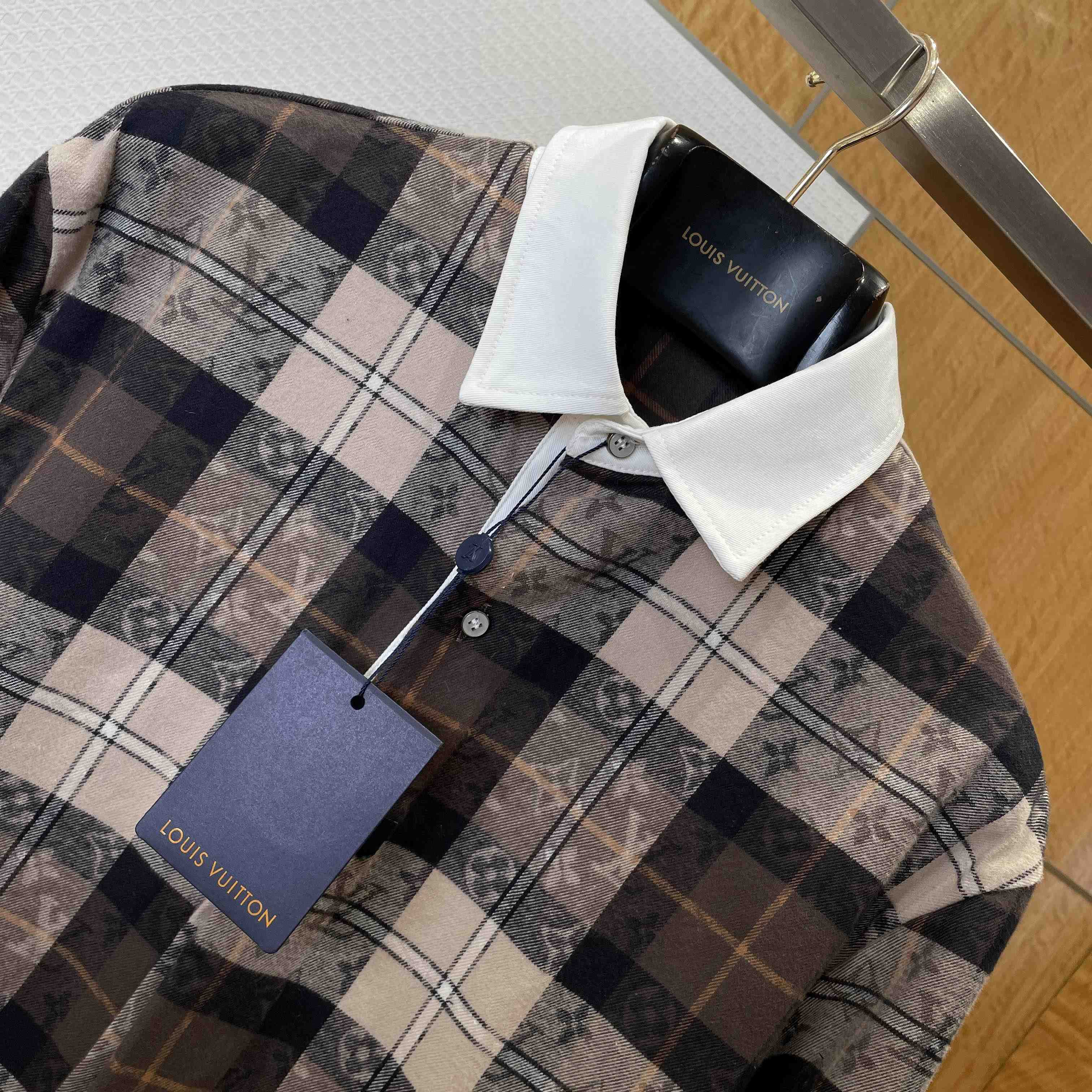 Louis Vuitton Monogram Flannel Long-Sleeved Polo Shirt   1AIKAJ - DesignerGu