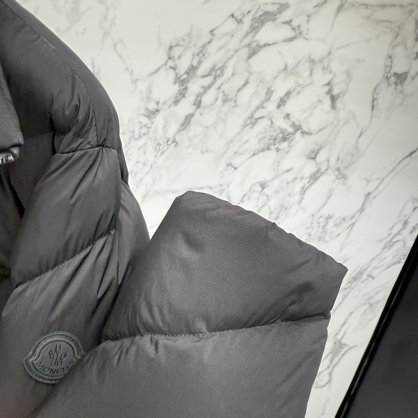 Moncler Short Down Jacket - DesignerGu