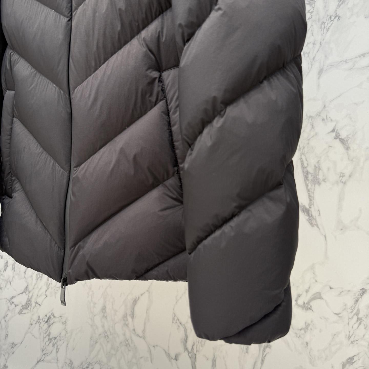 Moncler Short Down Jacket - DesignerGu