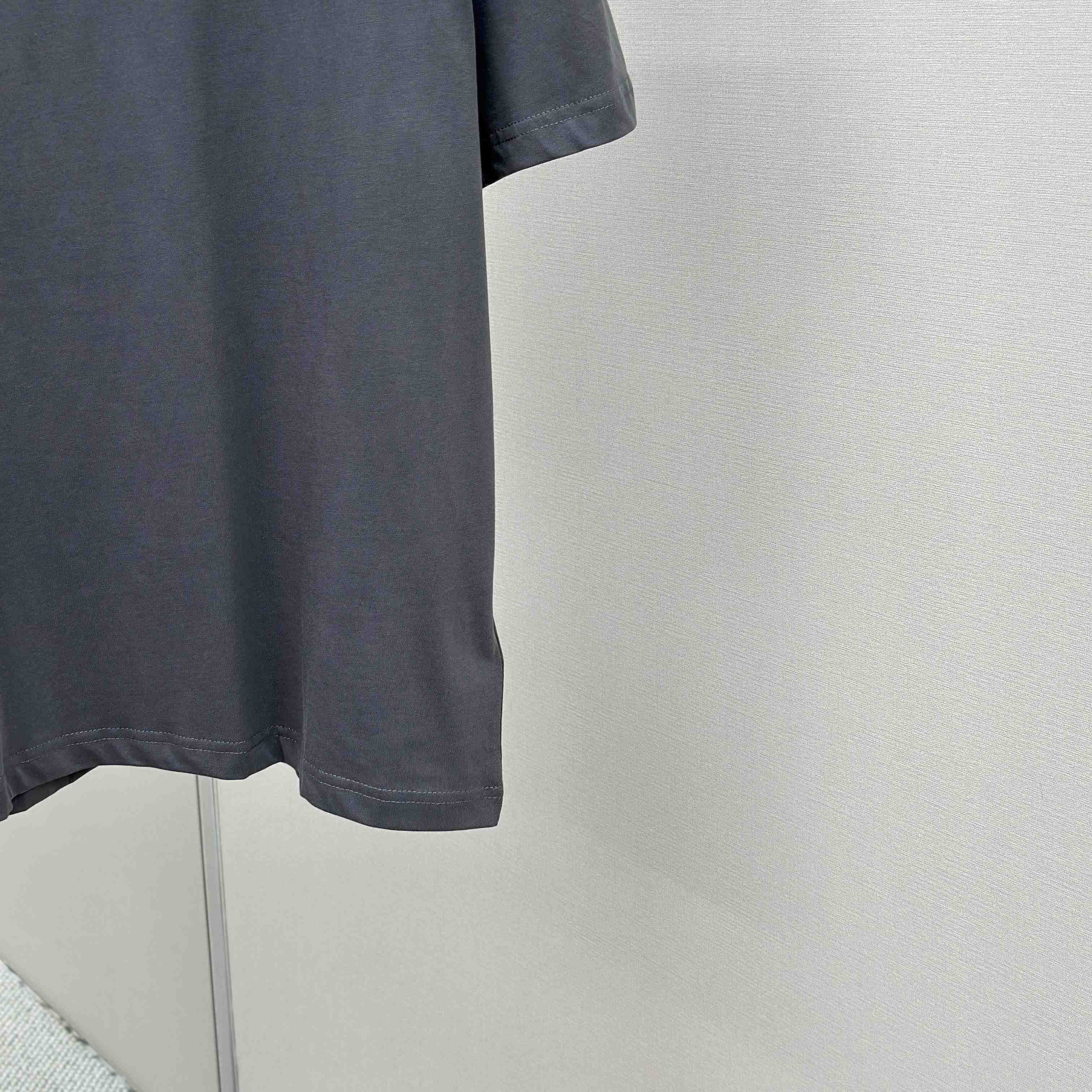 Louis Vuitton Embossed LV T-Shirt - DesignerGu