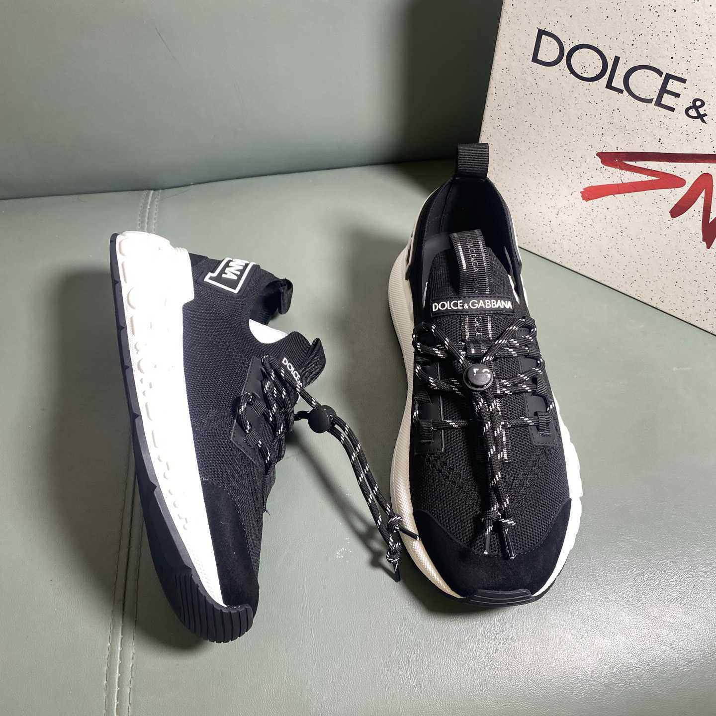 Dolce & Gabbana Lace-up Sneakers - DesignerGu