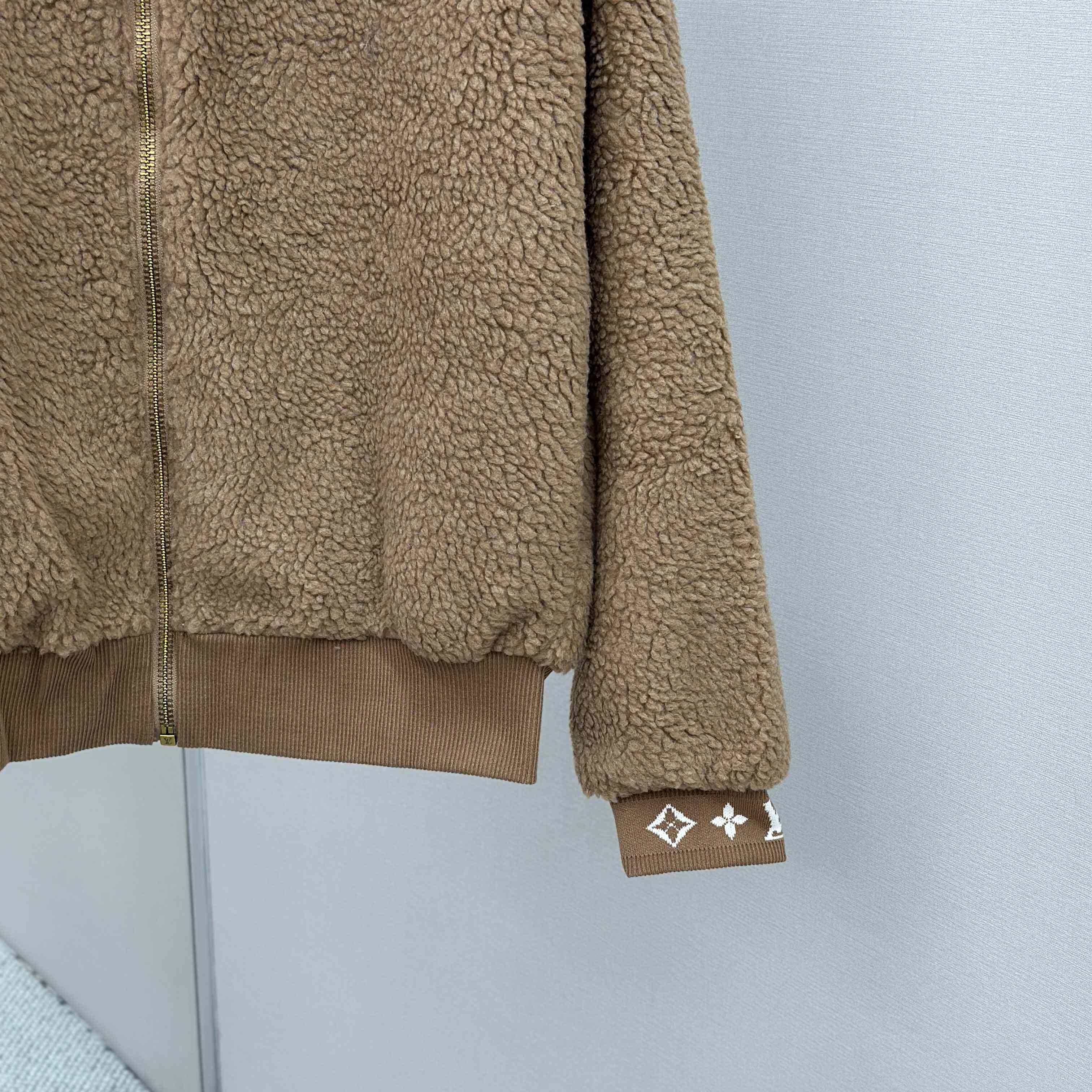 Louis Vuitton Leather Patch Fleece Blouson   1AFXTM - DesignerGu