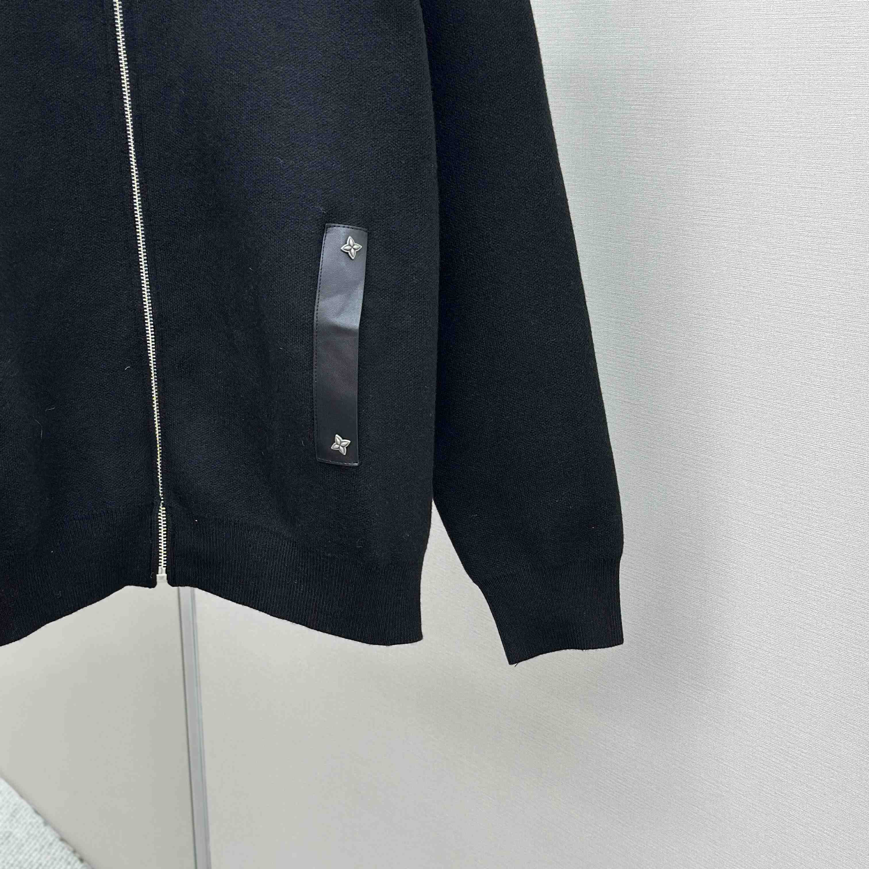 Louis Vuitton Knit Blouson With Leather Details   1AH347 - DesignerGu