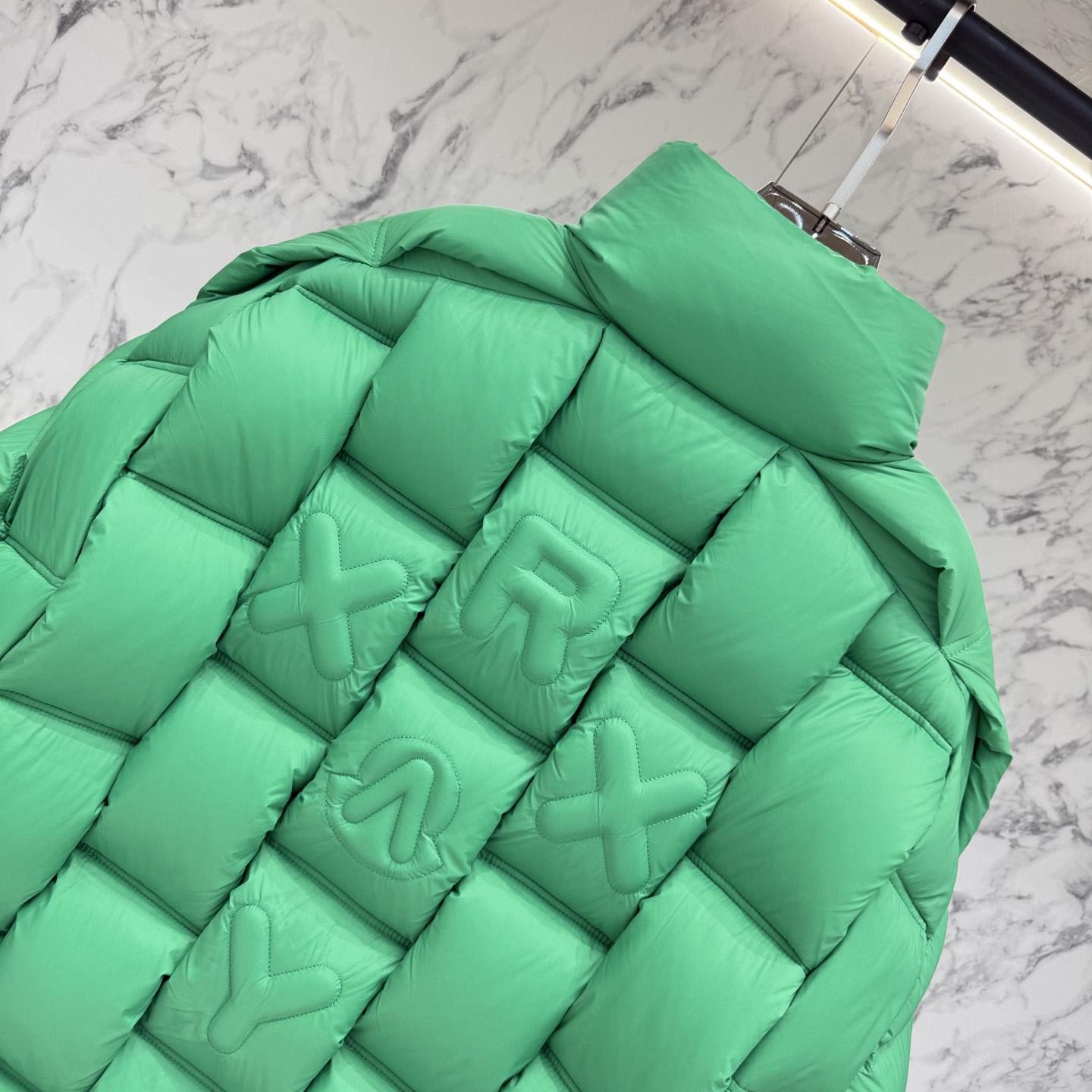 Moncler Short Down Jacket - DesignerGu