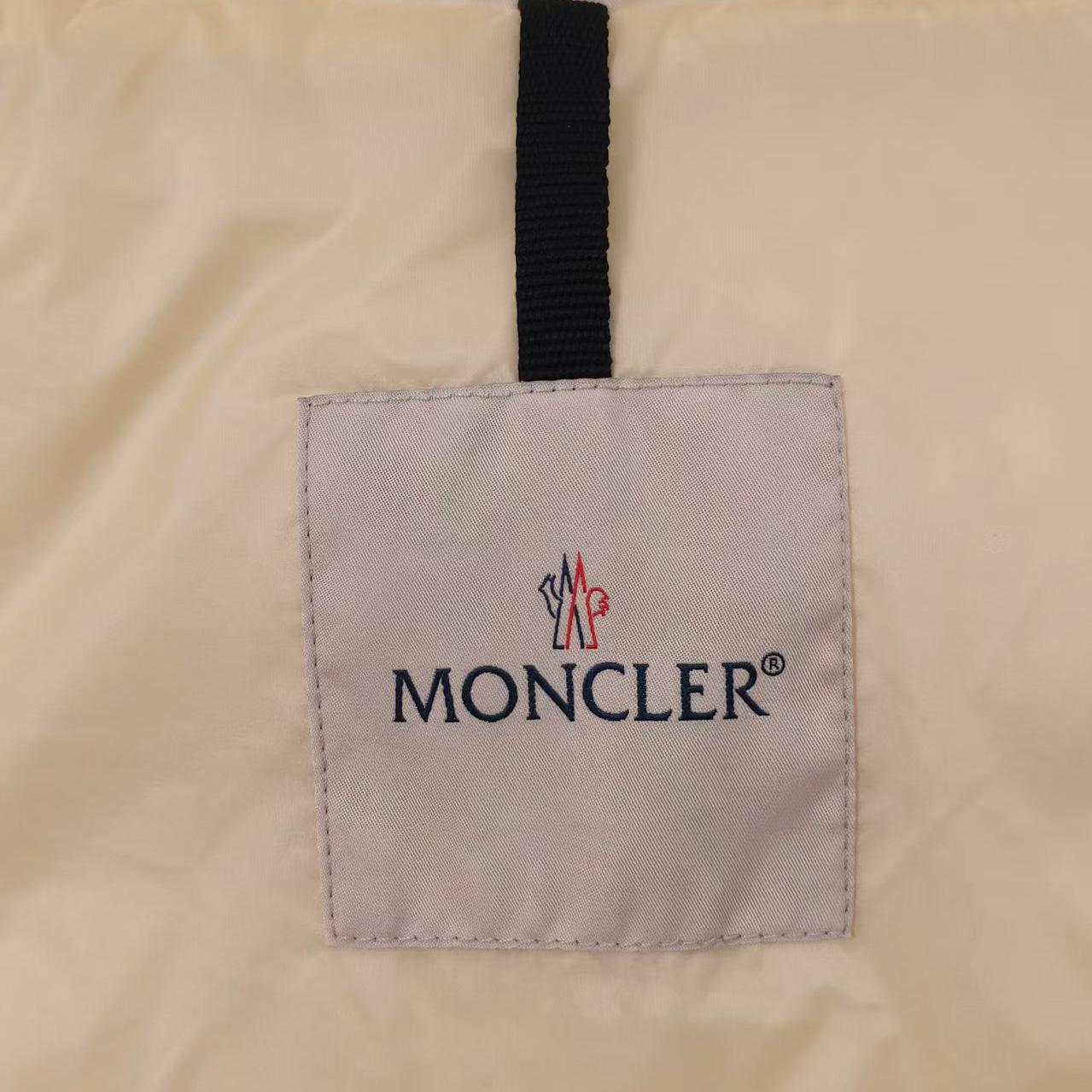 Moncler Bessettes Short Down Jacket - DesignerGu