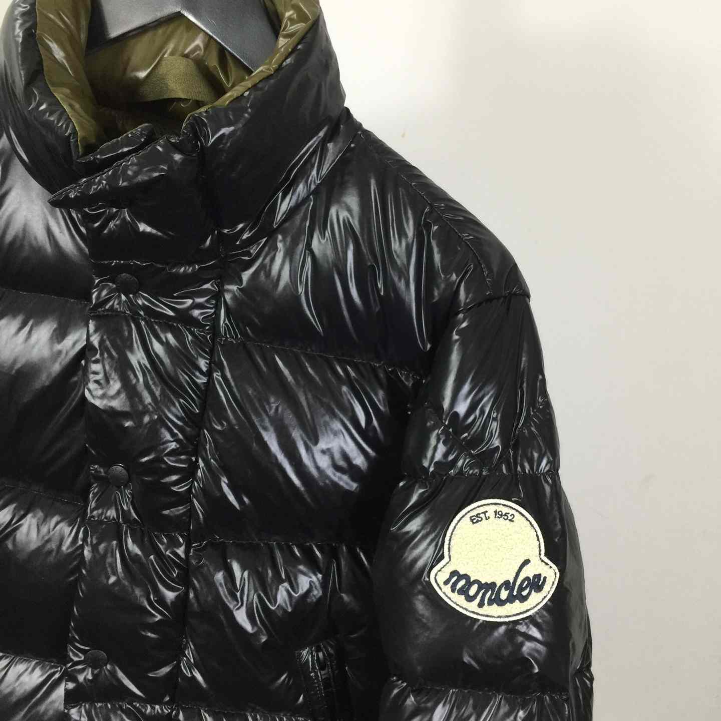Moncler Black Tripiti Short Down Jacket - DesignerGu