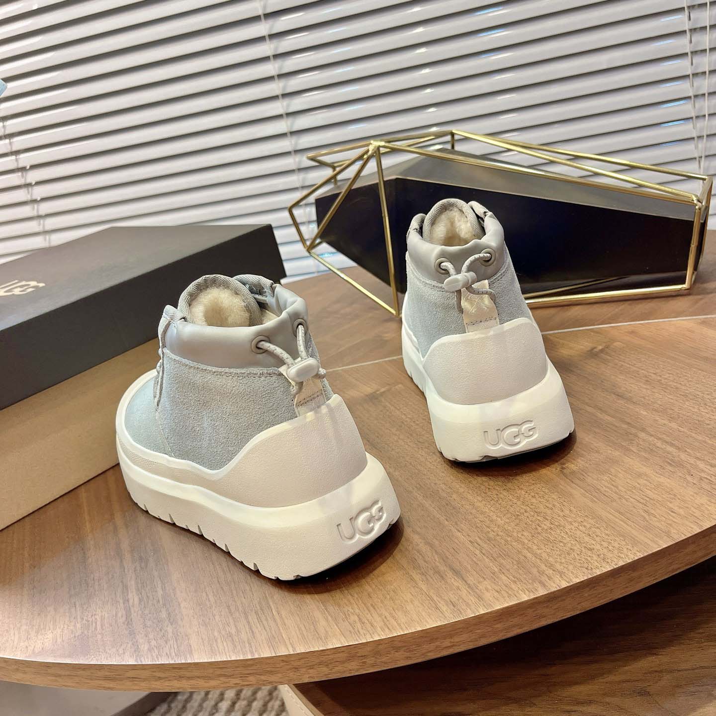 UGG Neumel Weather Hybrid Chukka - DesignerGu