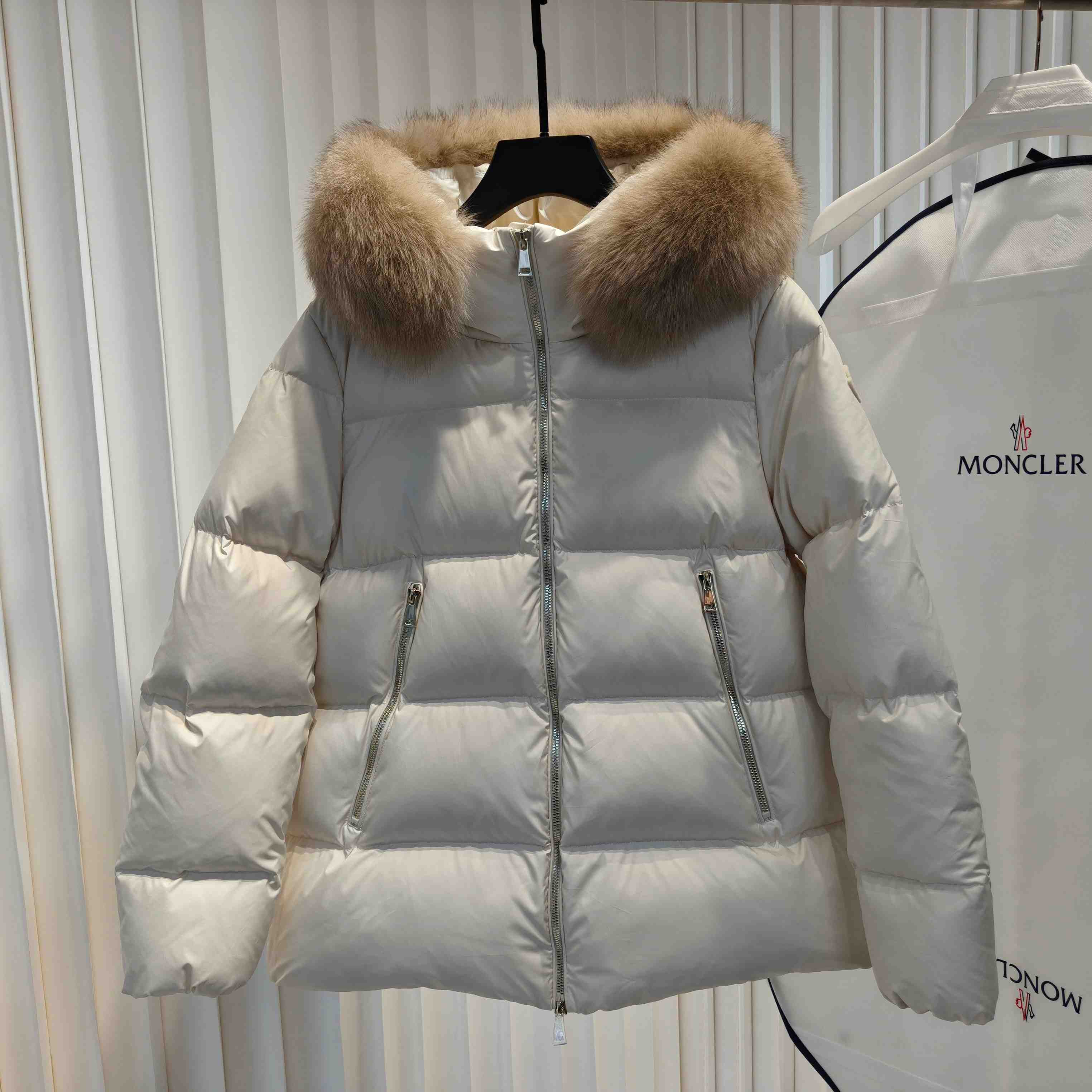 Moncler Laichefur Hooded Shearling-Trimmed Short Down Jacket - DesignerGu