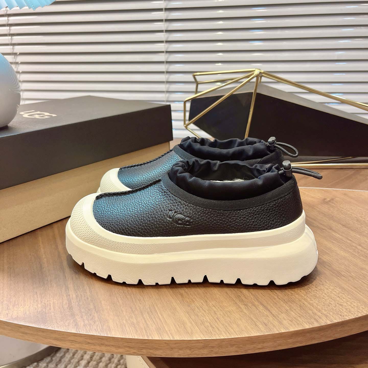 UGG Tasman Weather Hybrid Slippers - DesignerGu