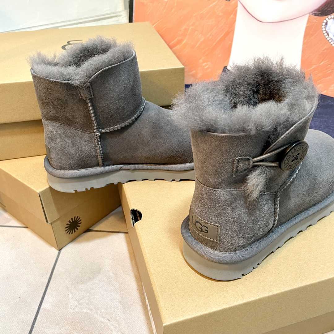 Ugg Boots - DesignerGu