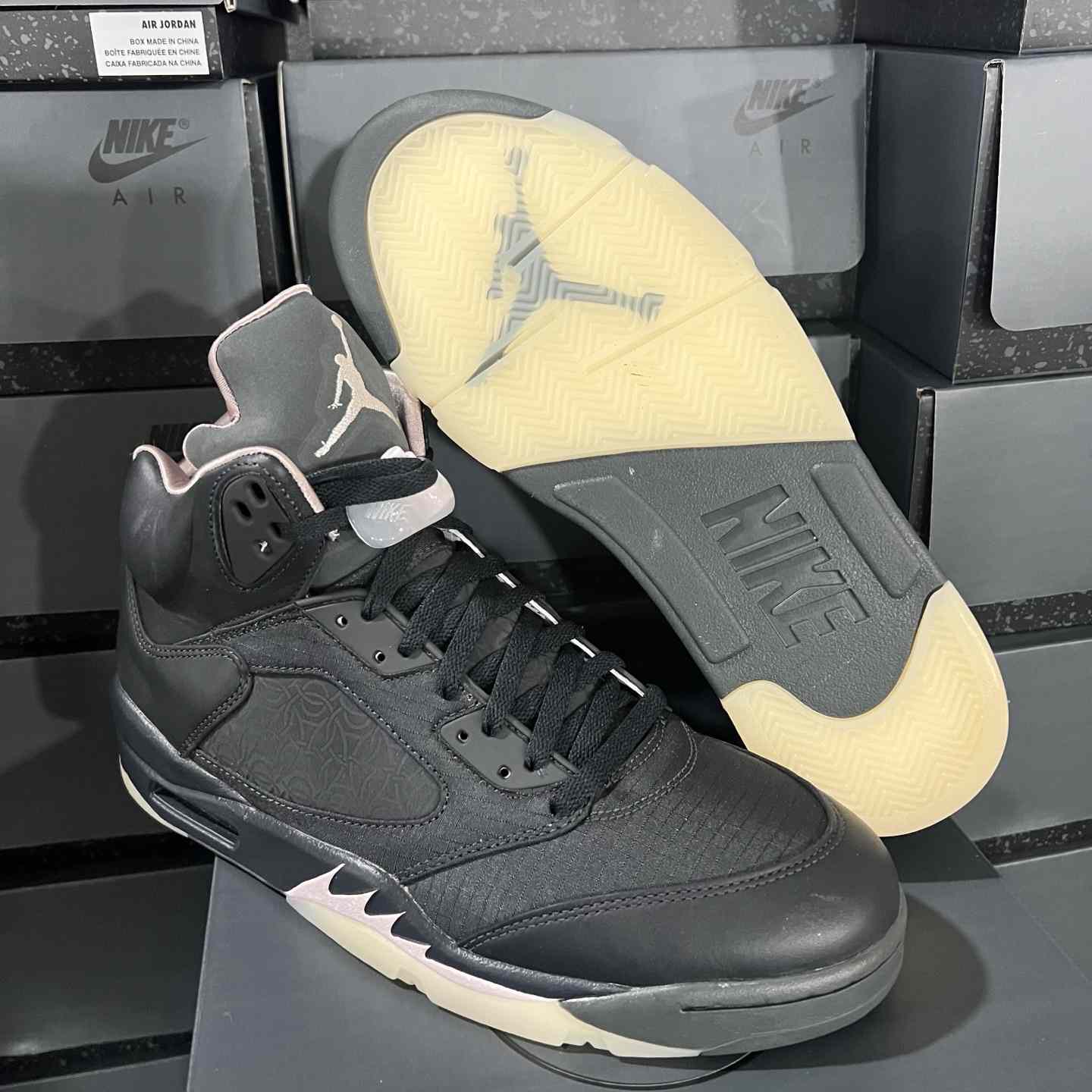 PSG x Air Jordan 5 “Off Noir” HQ3004-001  - DesignerGu