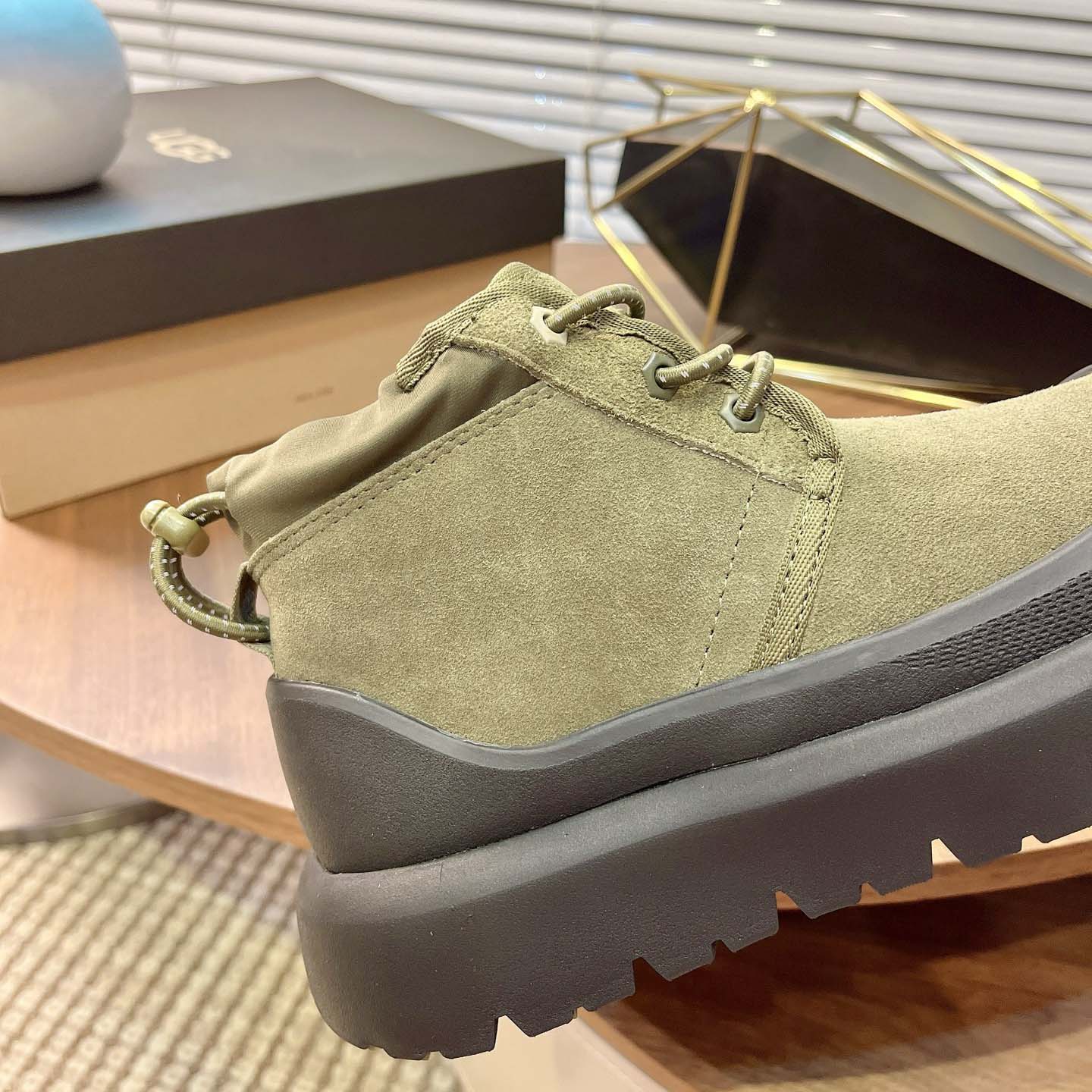UGG Neumel Weather Hybrid Chukka - DesignerGu
