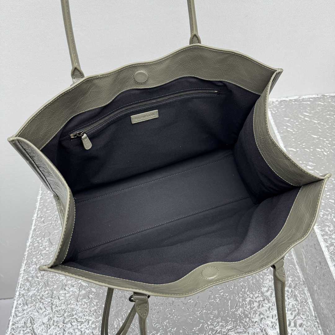 Balenciaga Le City Tote Bag Medium In Army Green - DesignerGu