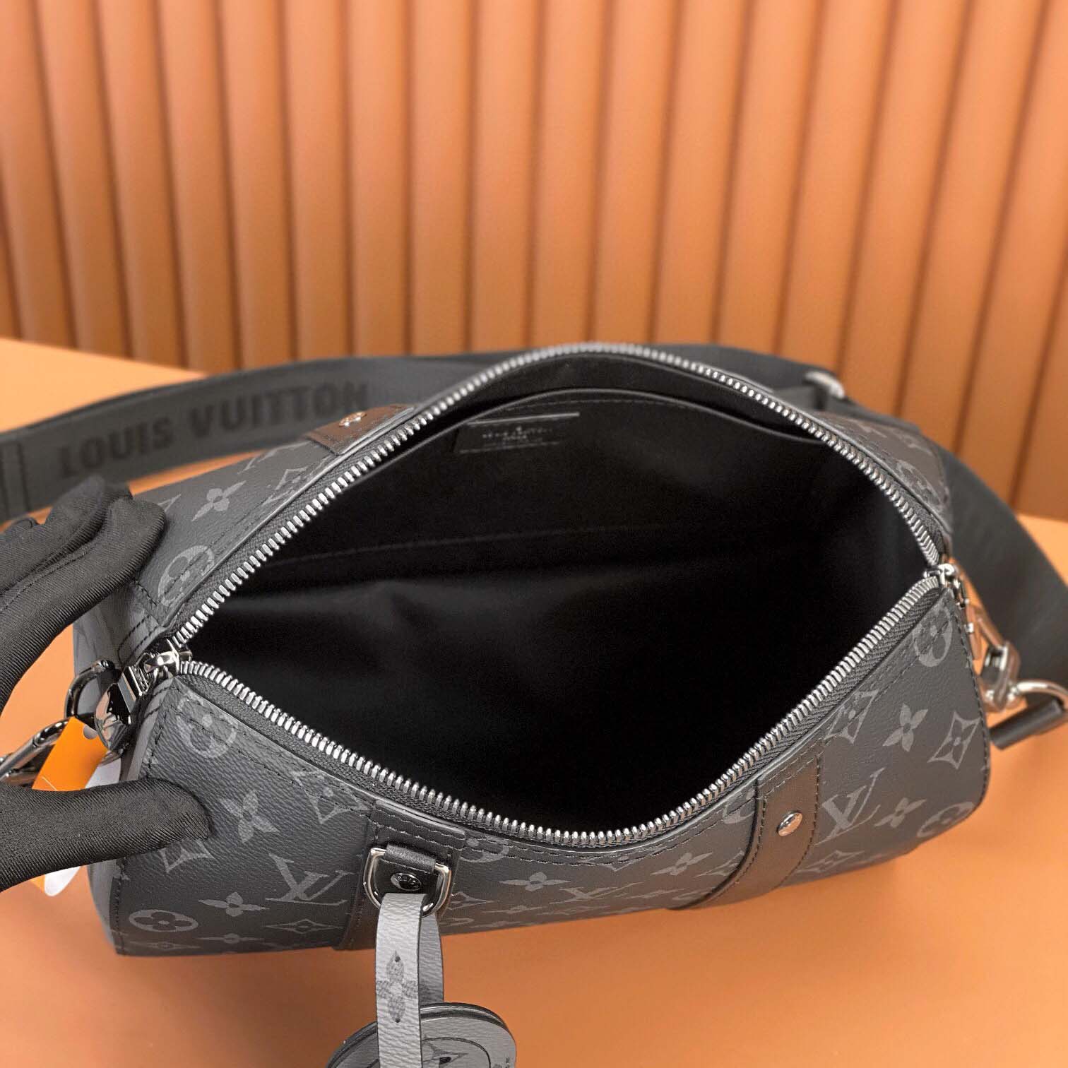 Louis Vuitton City Keepall Monogram Eclipse  M45936 - DesignerGu