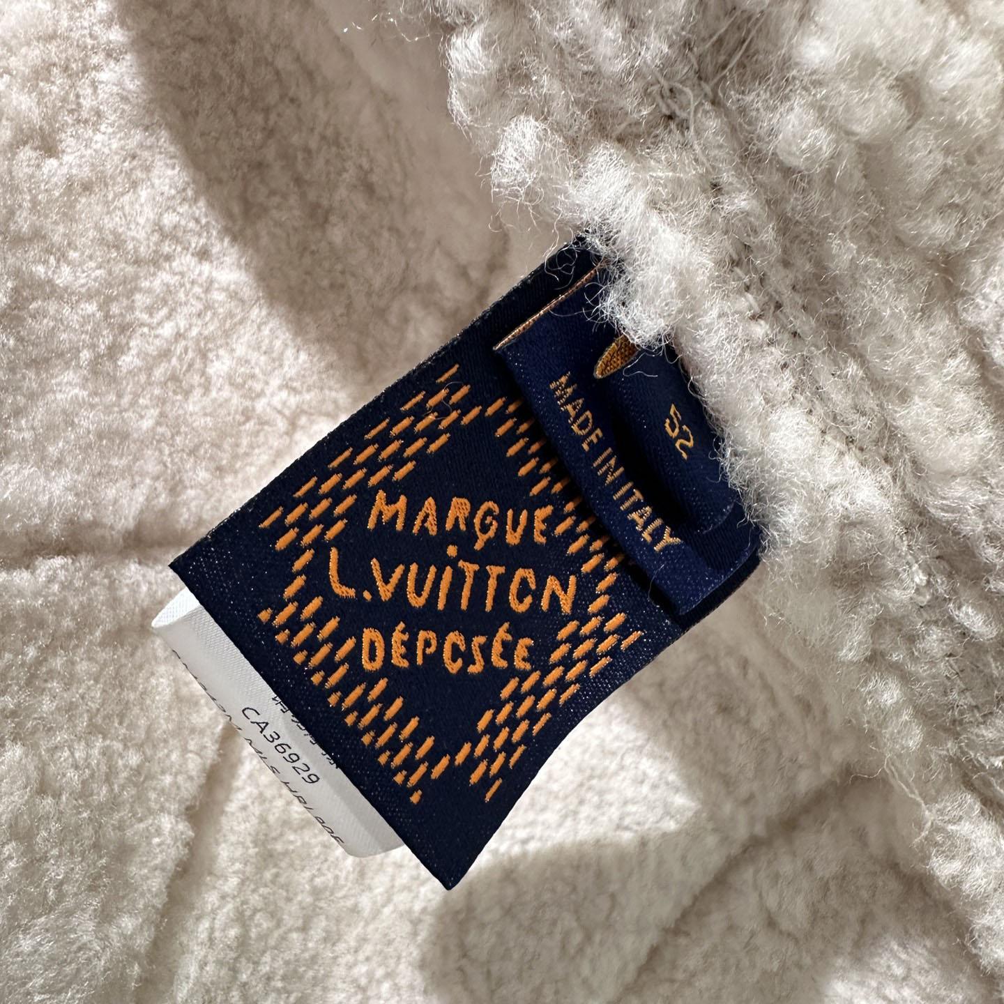 Louis Vuitton Embroidered Shearling Workwear Blouson   1AFXIP - DesignerGu