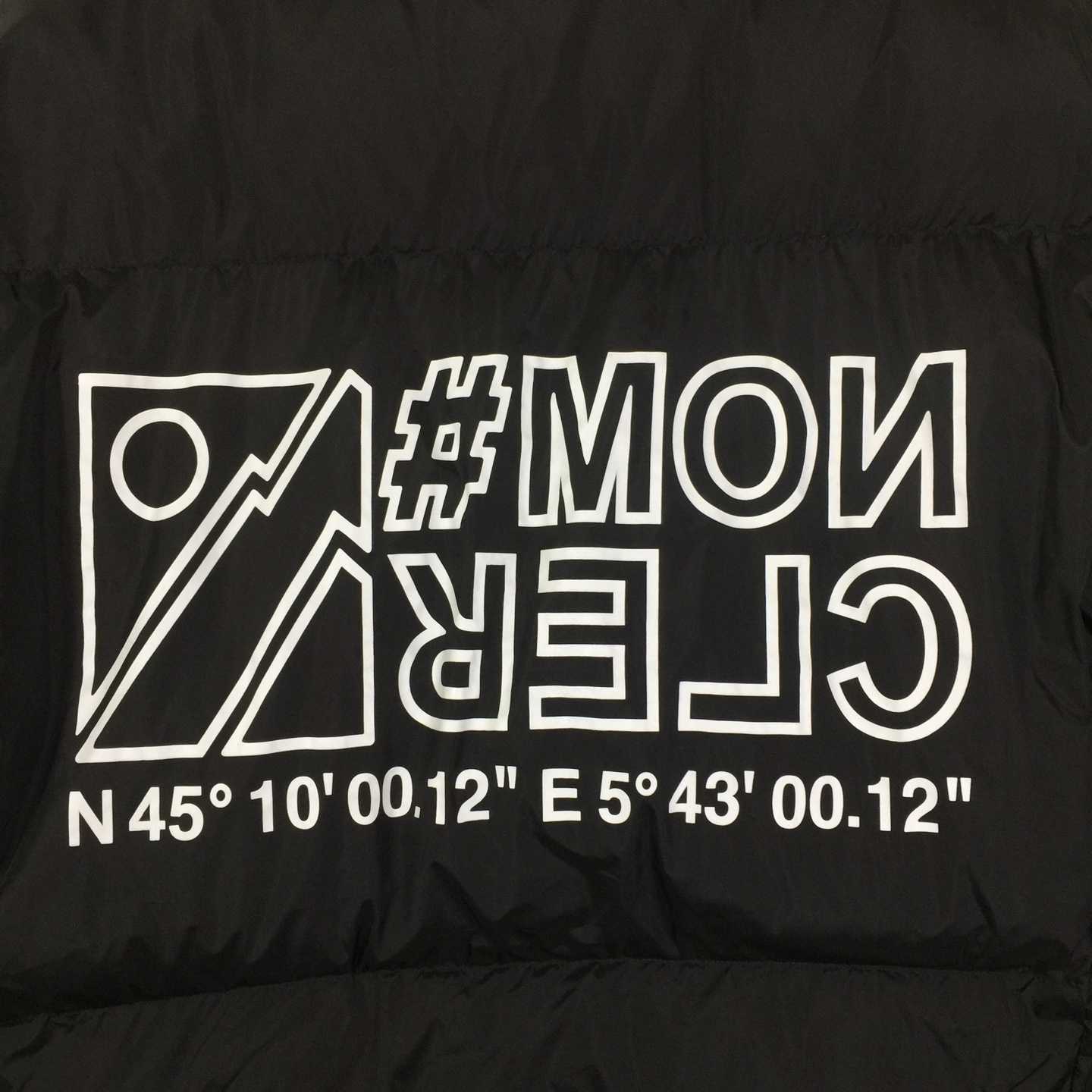 Moncler Verdons Short Down Jacket - DesignerGu