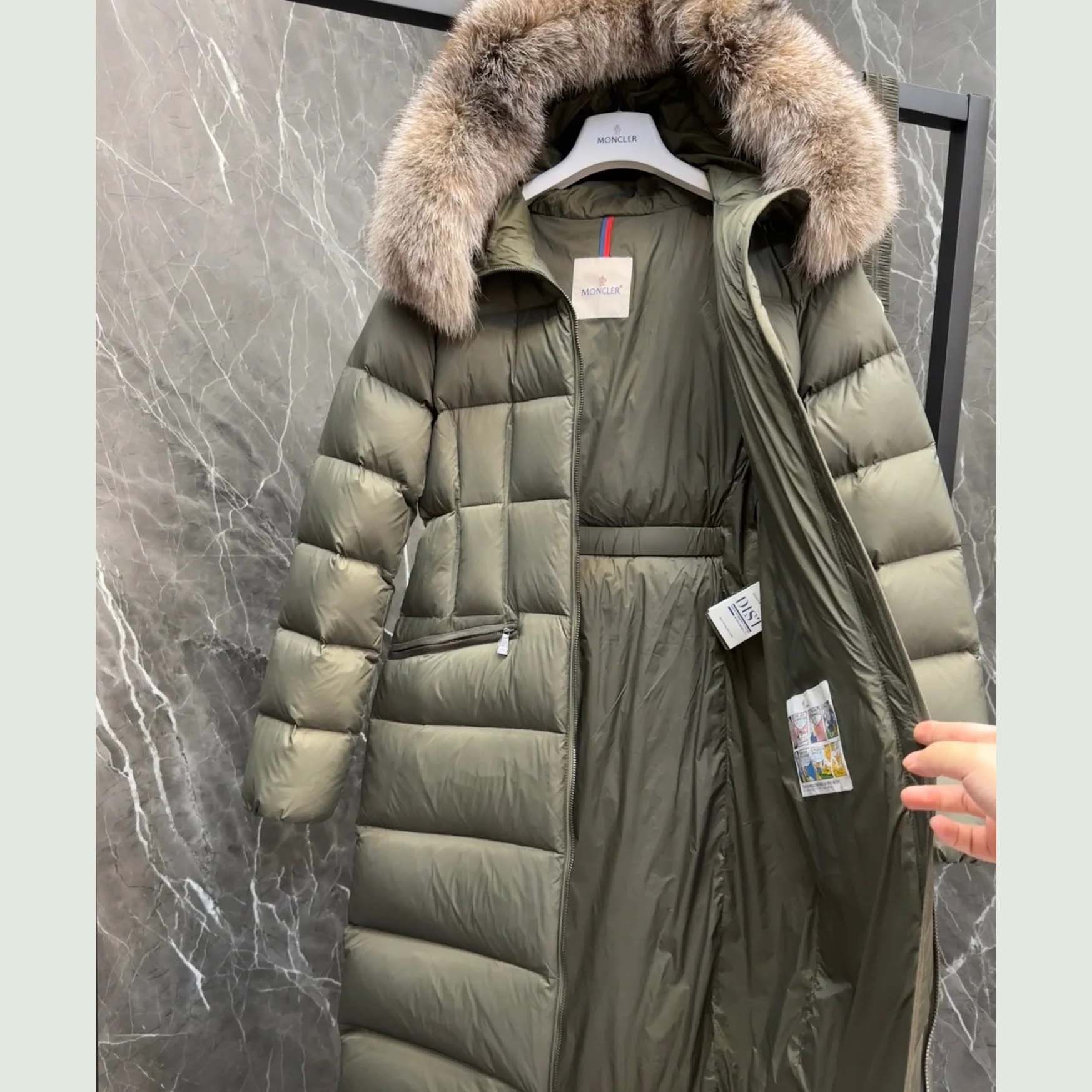 Moncler Boedic Down Jacket With A Detachable Shearling Trim - DesignerGu