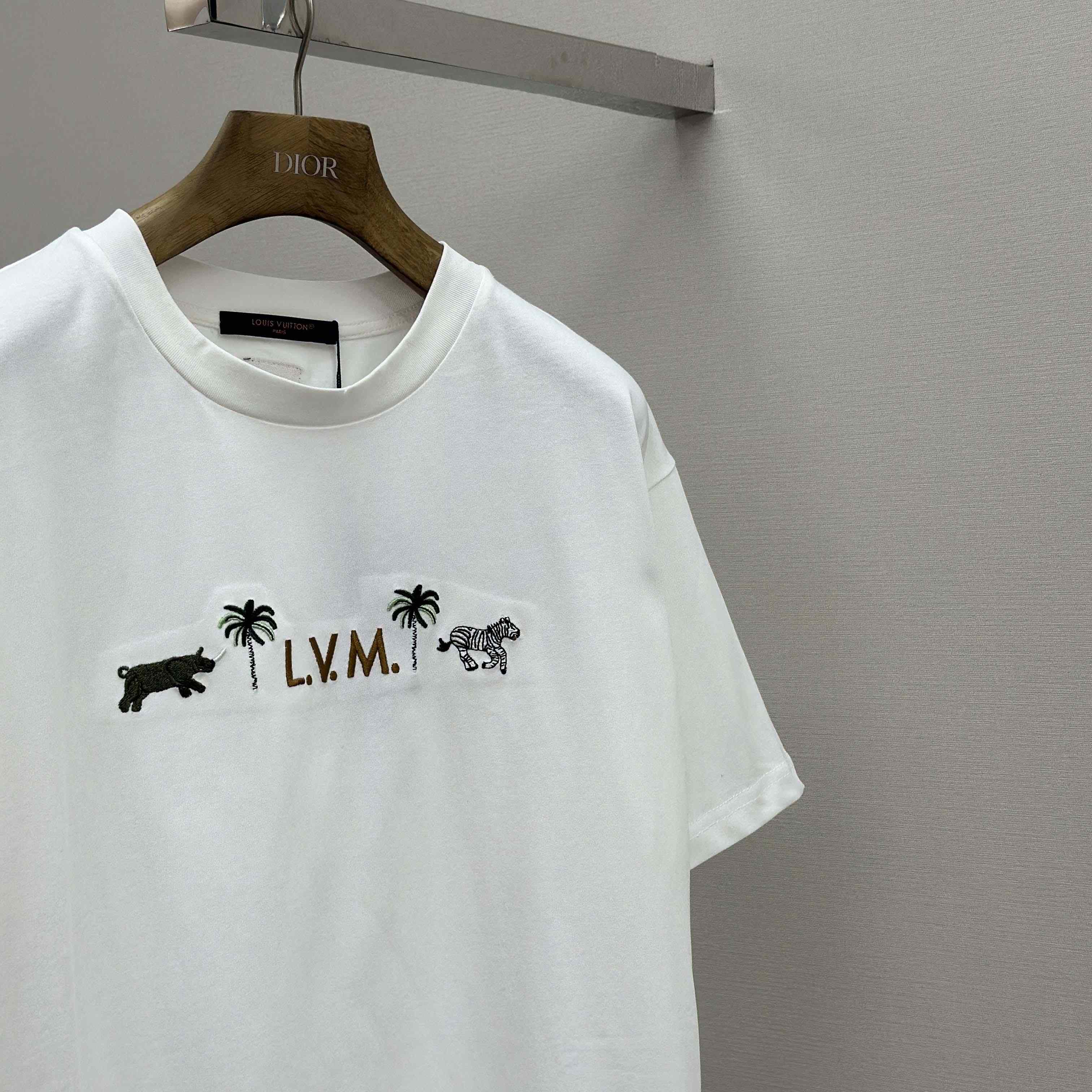 Louis Vuitton LV x The Darjeeling Limited Embroidered Short-Sleeved crewneck   1AJVQK - DesignerGu