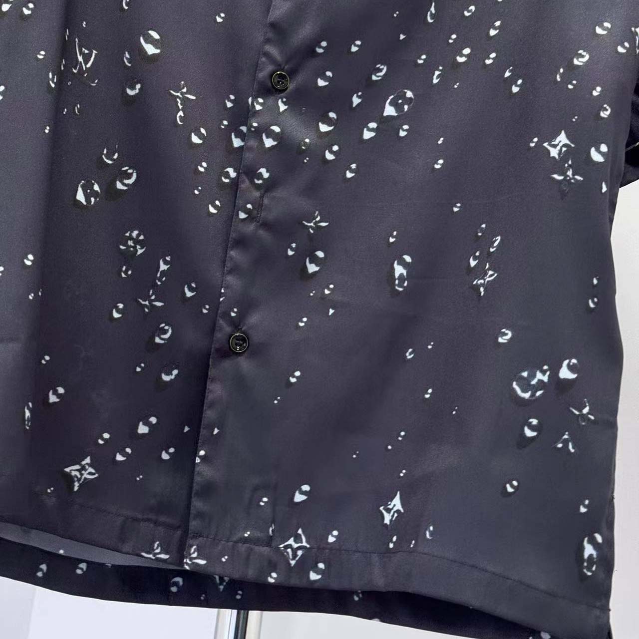 Louis Vuitton Monogram Short-Sleeved Silk Shirt - DesignerGu