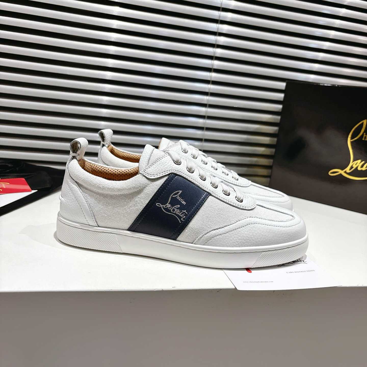Christian Louboutin Retero Sneakers - DesignerGu