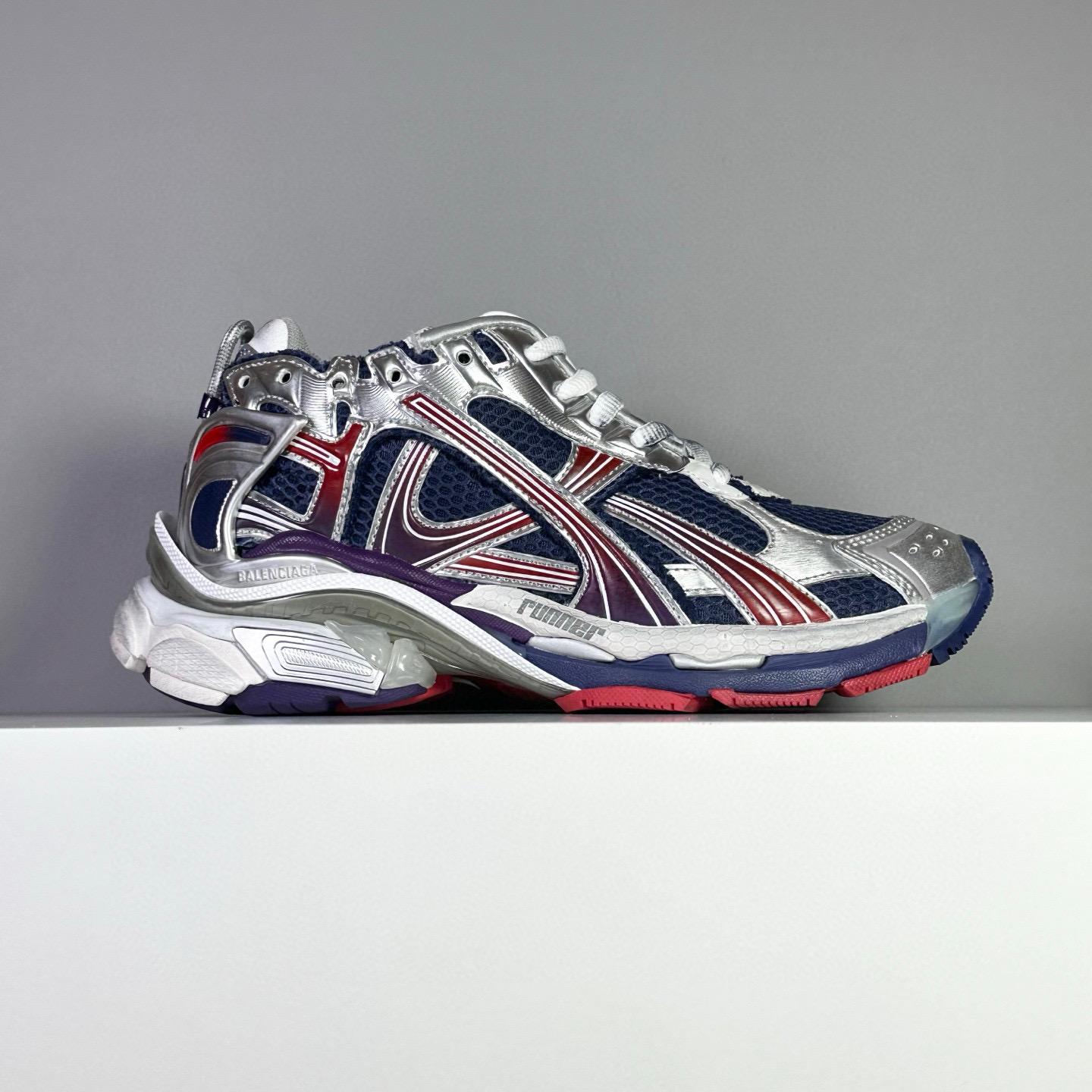 Balenciaga Runner Sneaker In Navy - DesignerGu