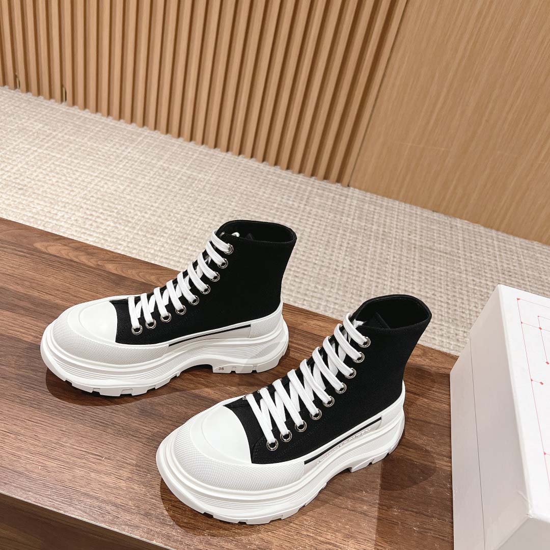 Alexander McQueen Tread Slick Sneakers - DesignerGu