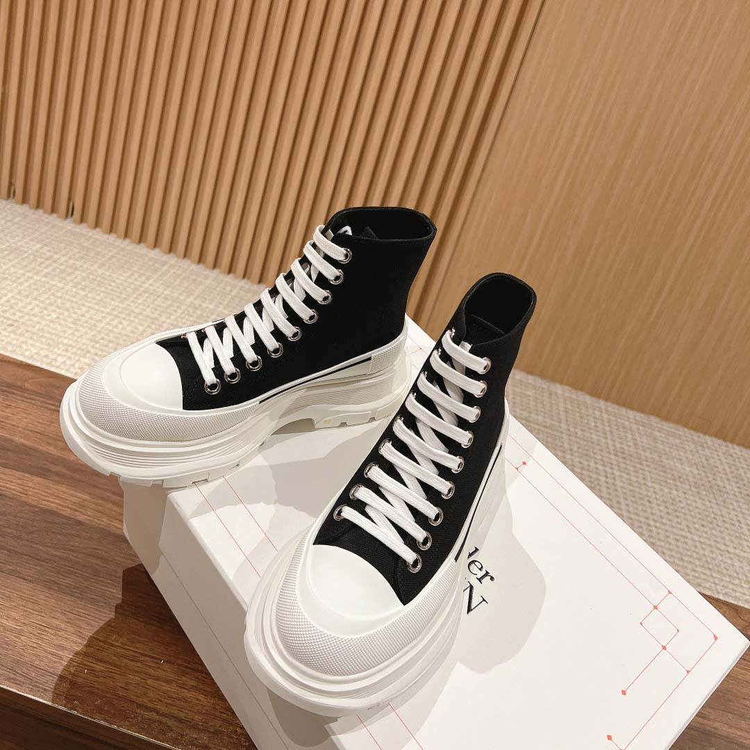 Alexander McQueen Tread Slick Sneakers - DesignerGu