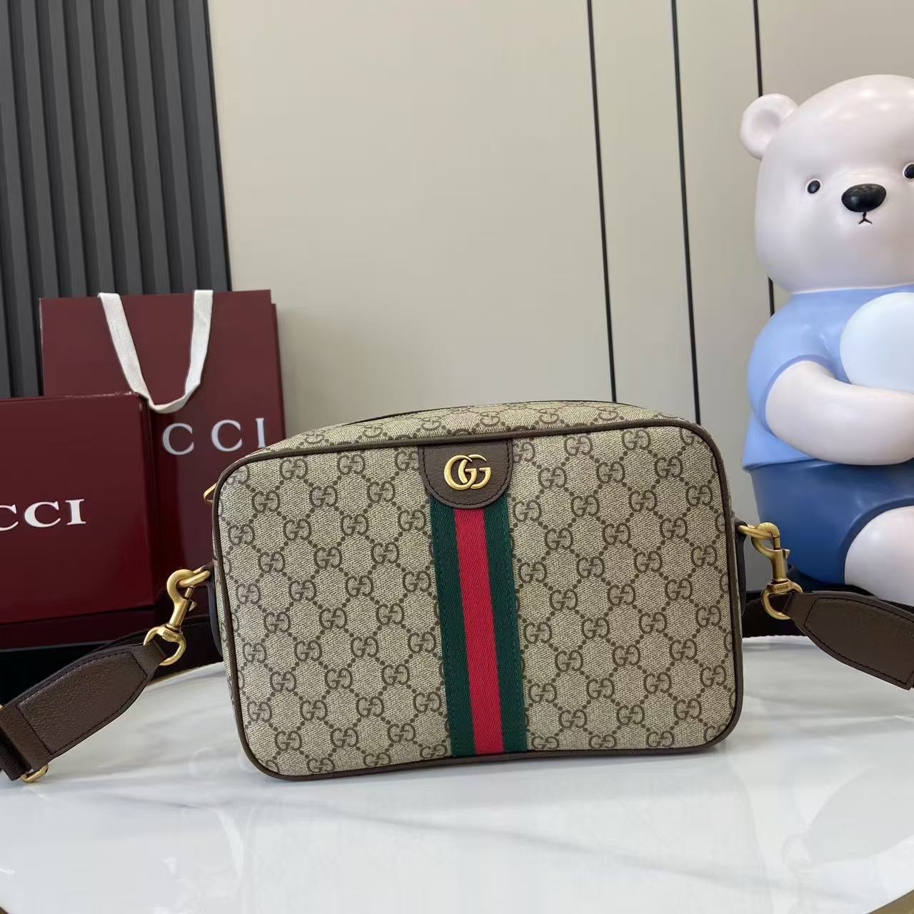 Gucci Ophidia medium crossbody bag - DesignerGu
