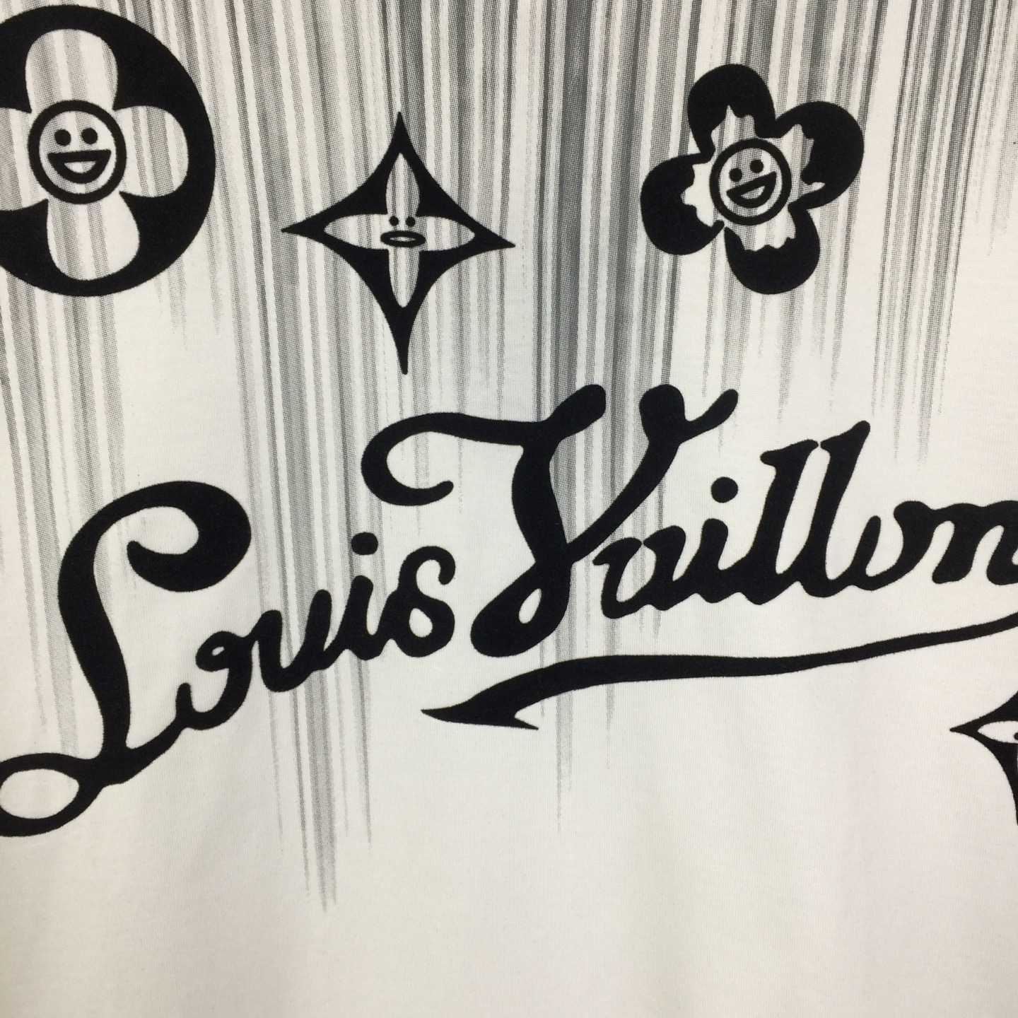 Louis Vuitton T-shirt Monogram - DesignerGu