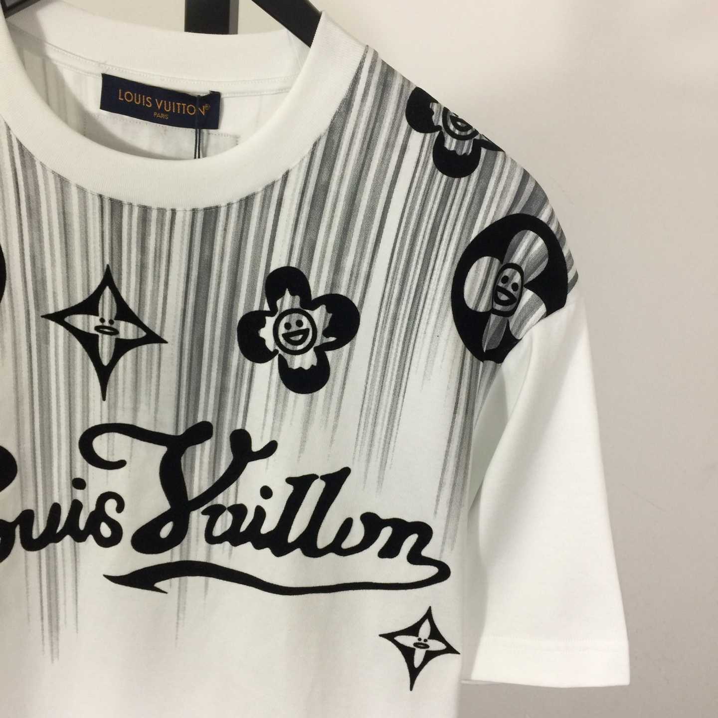Louis Vuitton T-shirt Monogram - DesignerGu