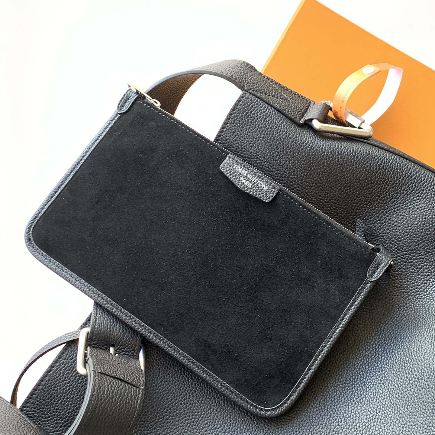 Louis Vuitton Verso Hobo H38      M27022 - DesignerGu