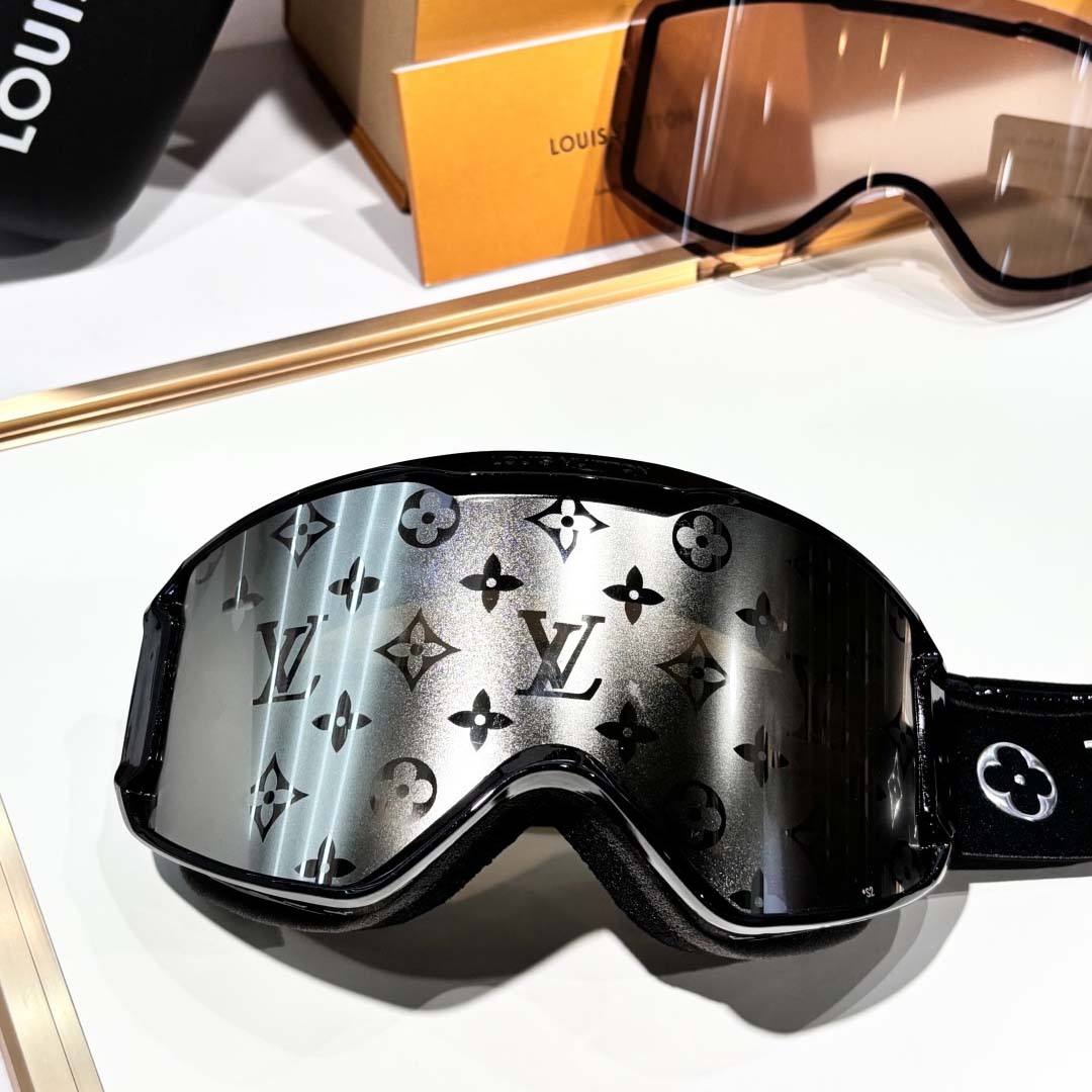 Louis Vuitton LV Snow Gradient Mask - DesignerGu