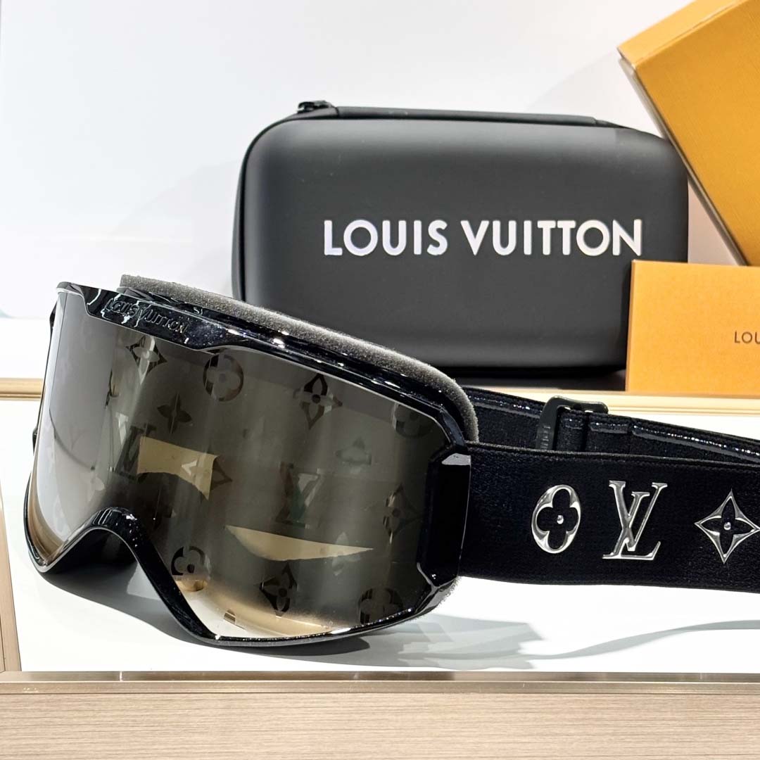 Louis Vuitton LV Snow Gradient Mask - DesignerGu