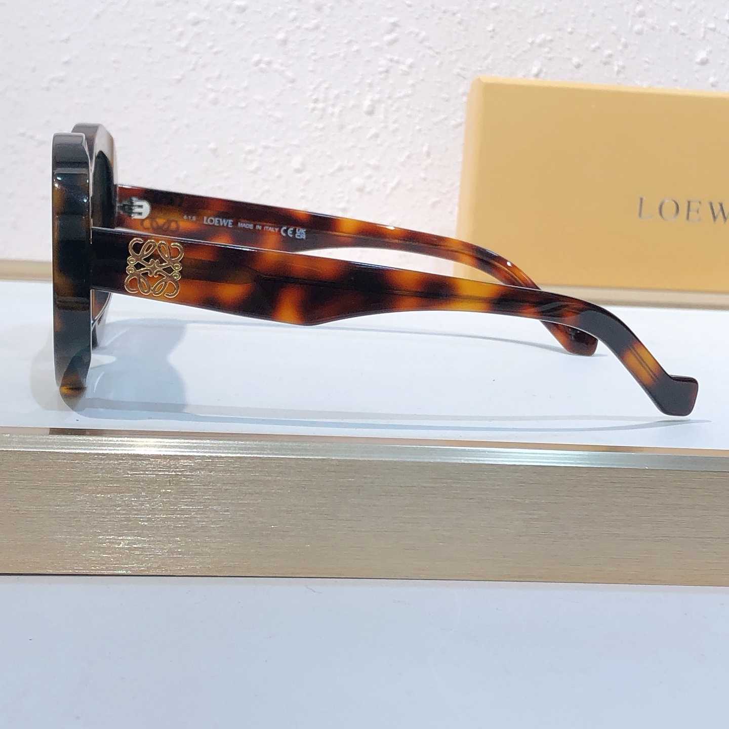 Loewe LW40181I Sunglasses  - DesignerGu