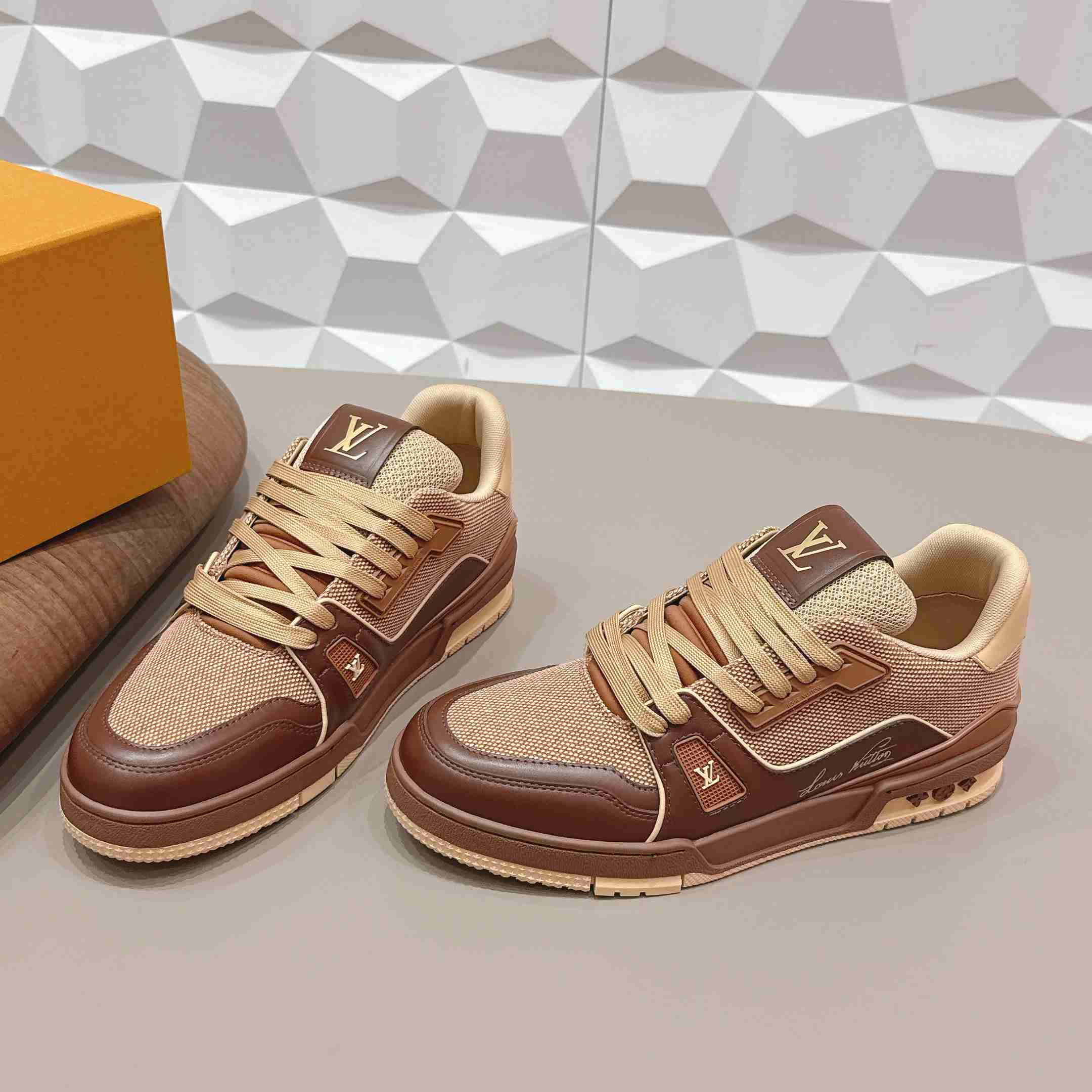 Louis Vuitton Trainer Sneaker 1AJ479 - DesignerGu