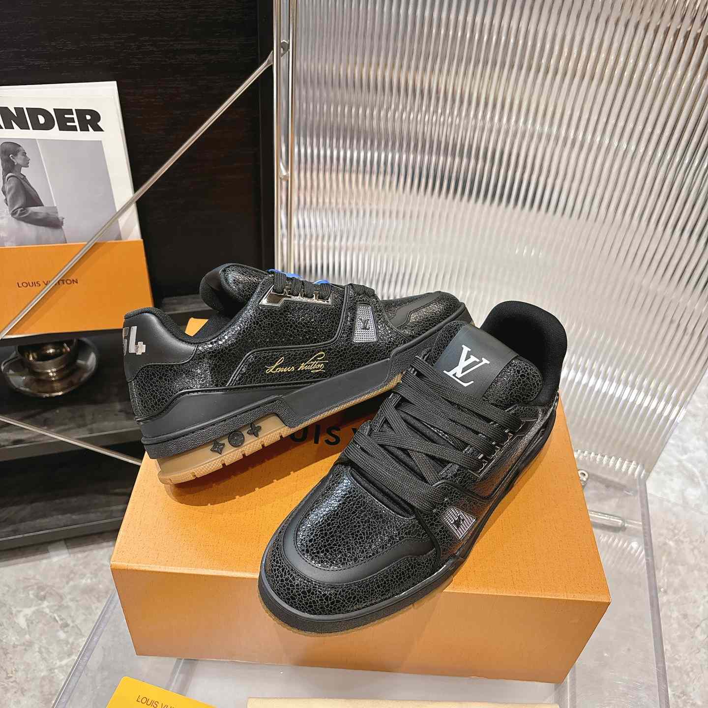 Louis Vuitton LV Trainer Sneaker    1AJ941 - DesignerGu