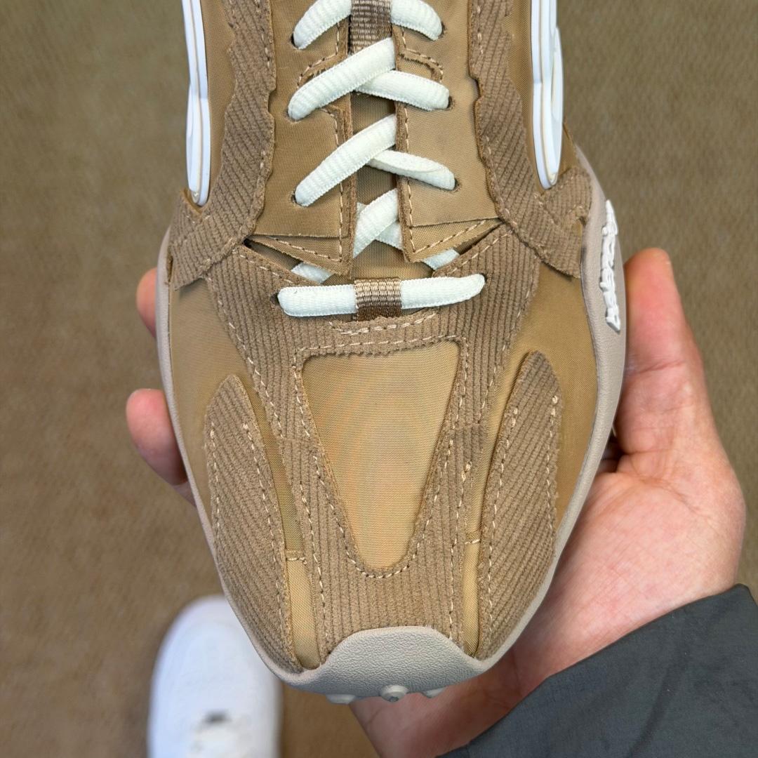 Balenciaga MONDAY ULTRA SNEAKER IN BEIGE/WHITE - DesignerGu